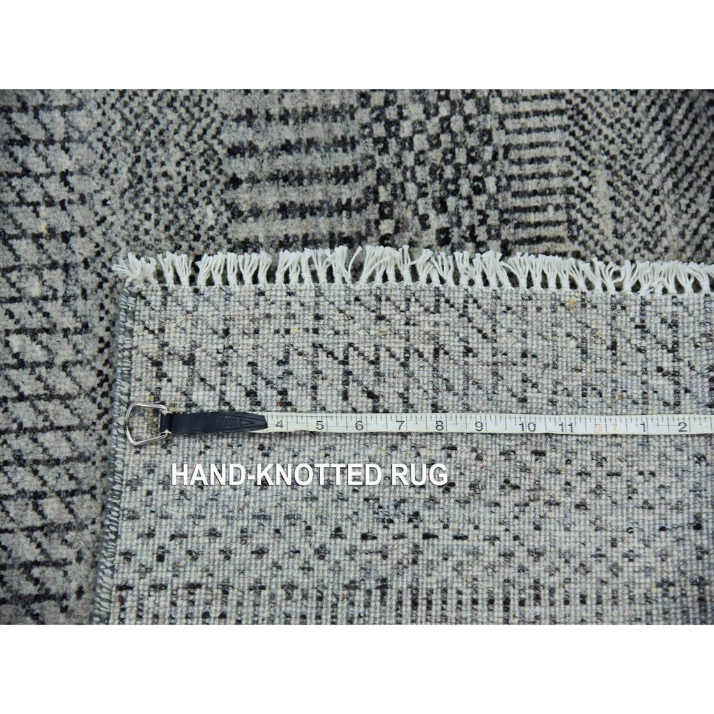 R79702%20008