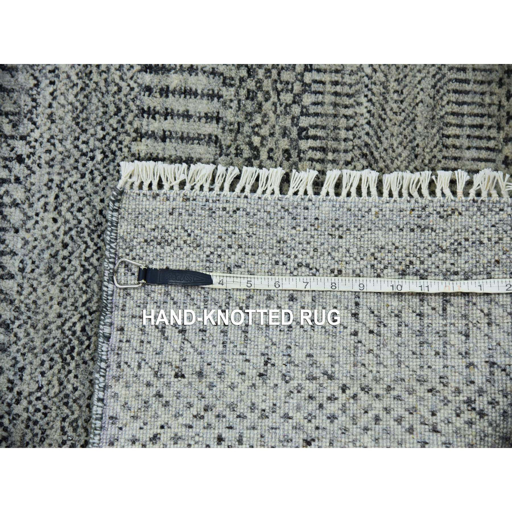 R79703%20008