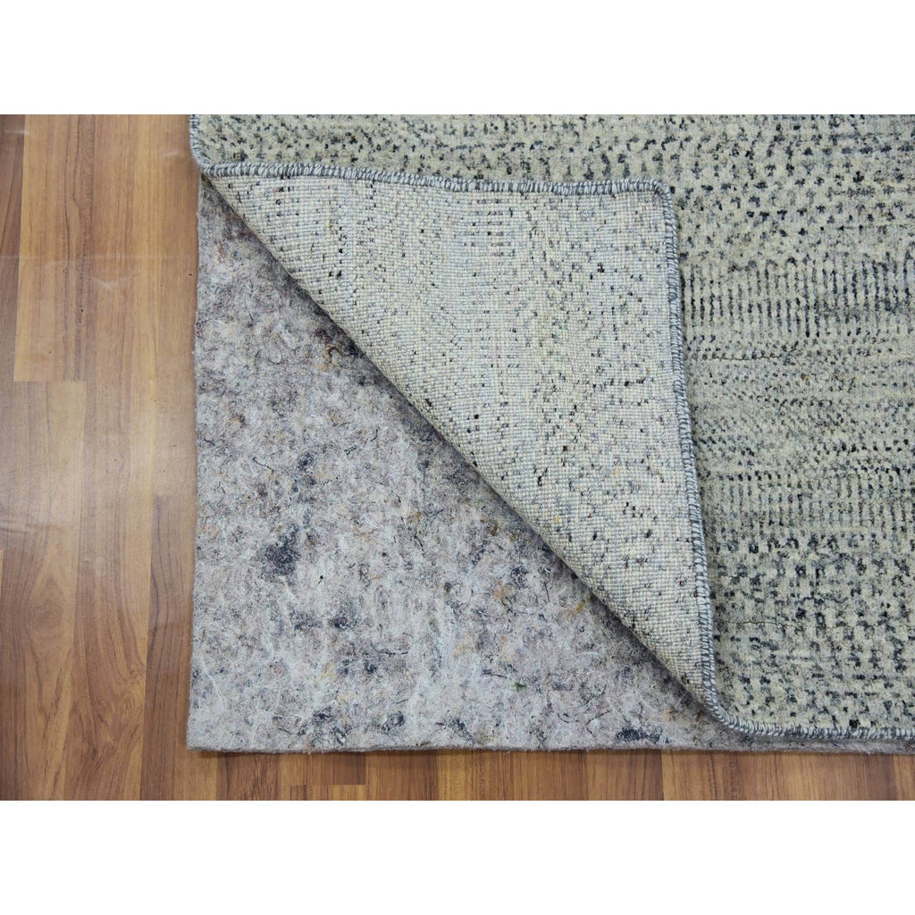 R79748%20004