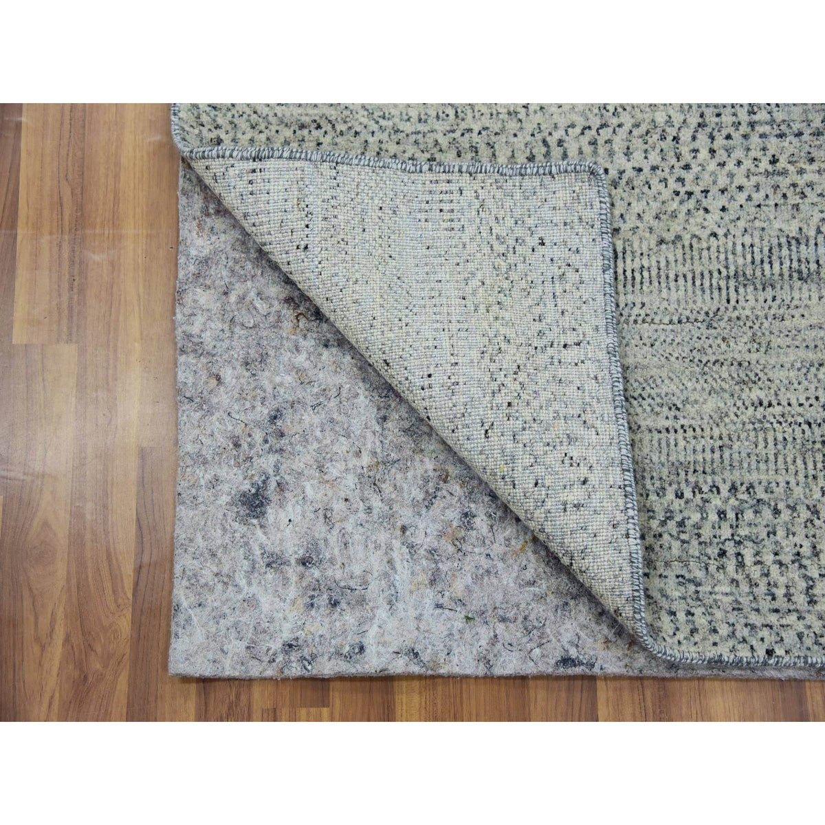 R79748%20004