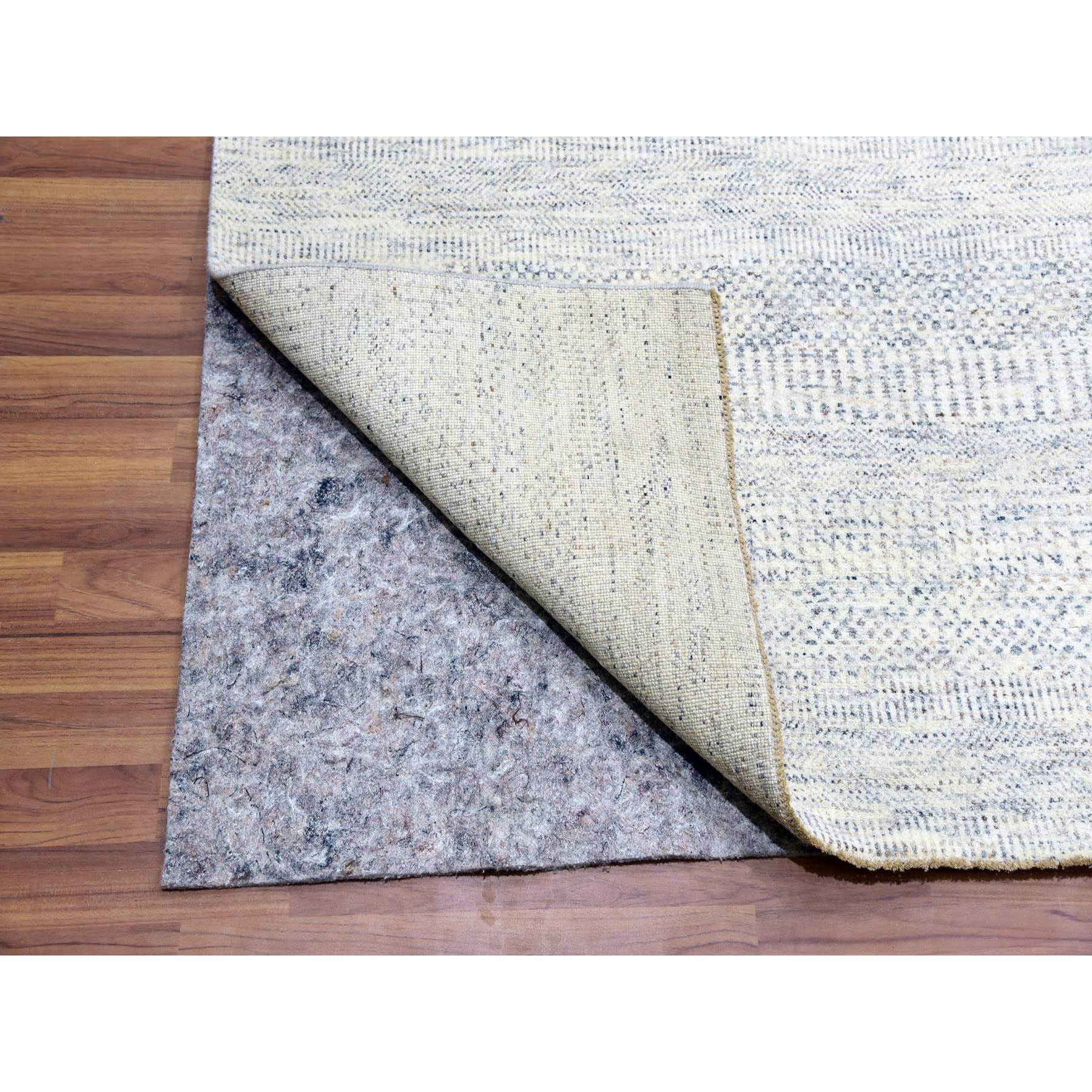R79781%20005