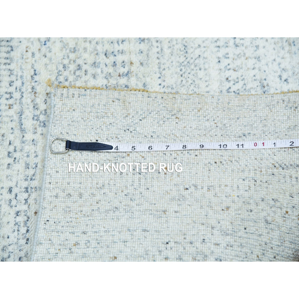 R79819%20007