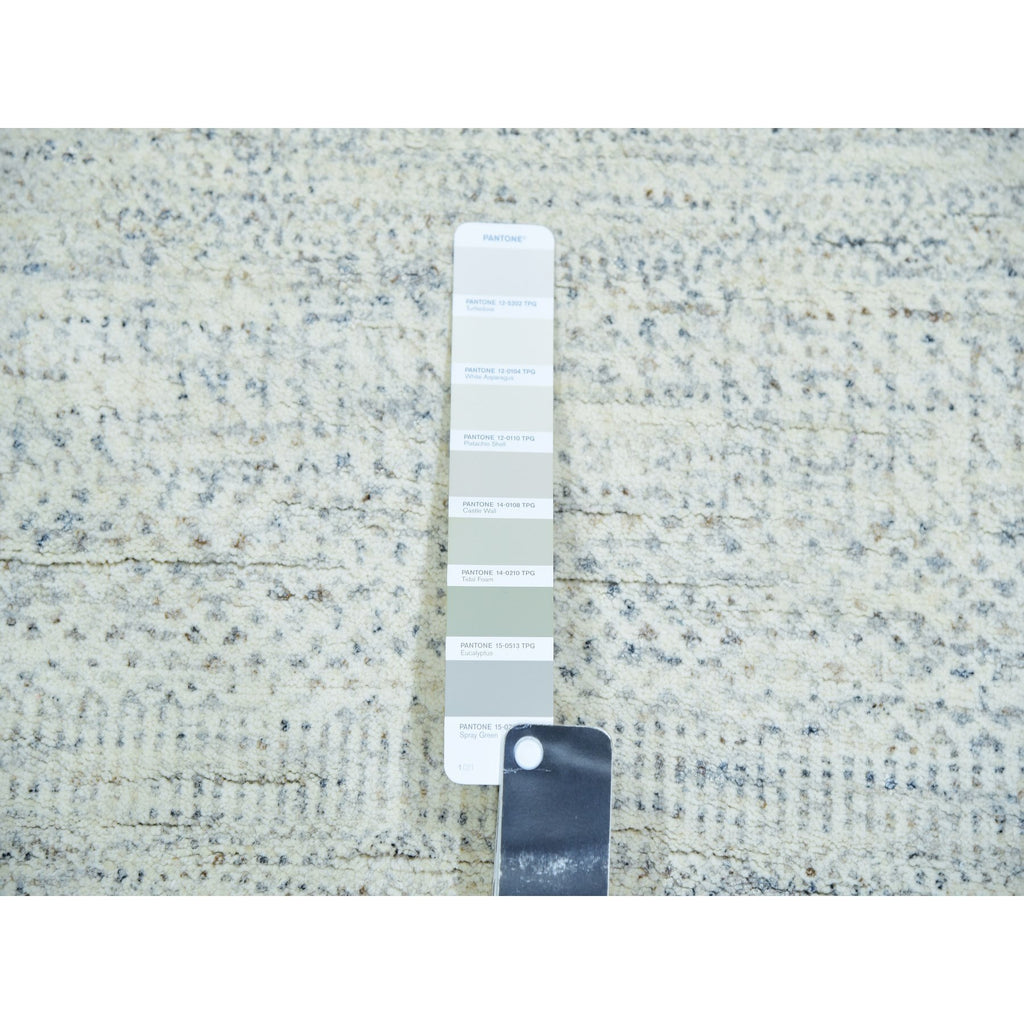 R79823%20005