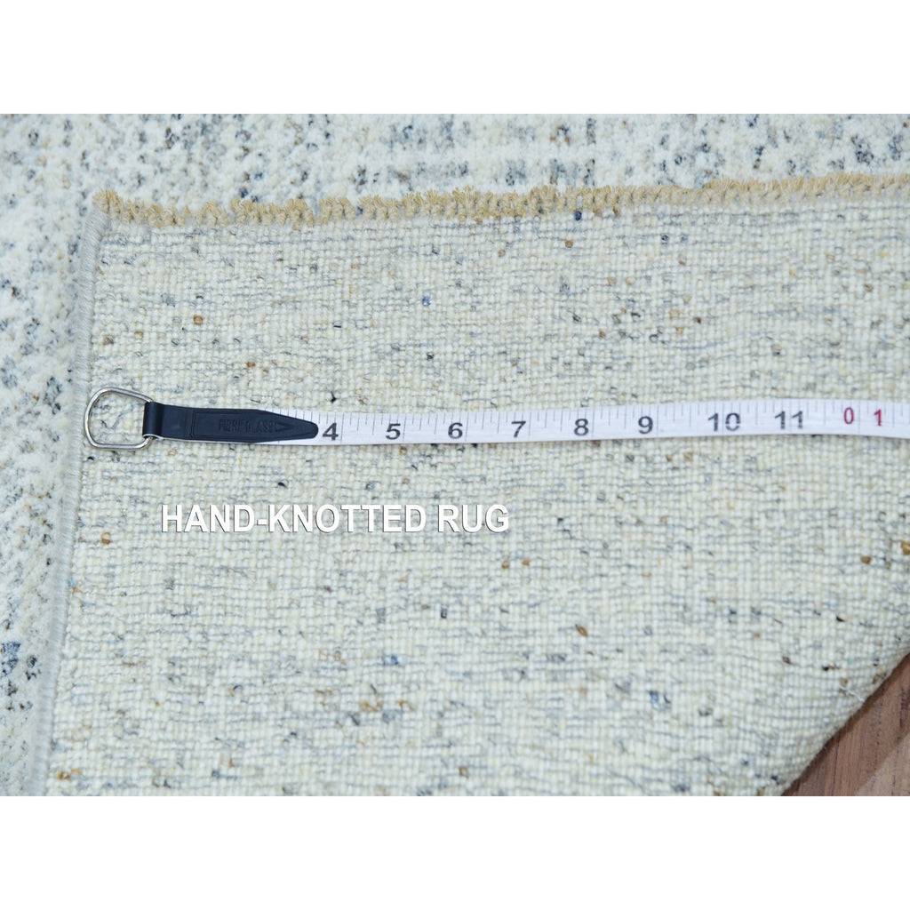 R79834%20005