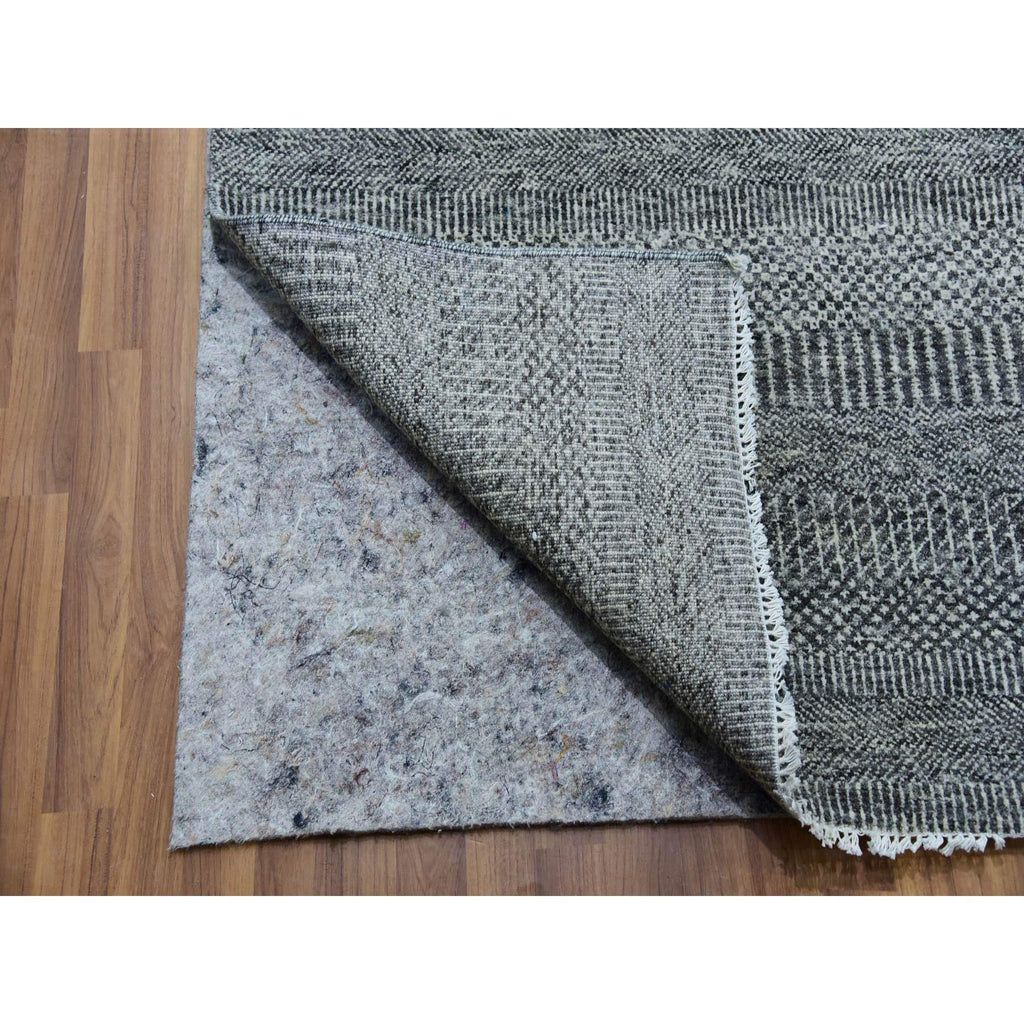 R79869%20005