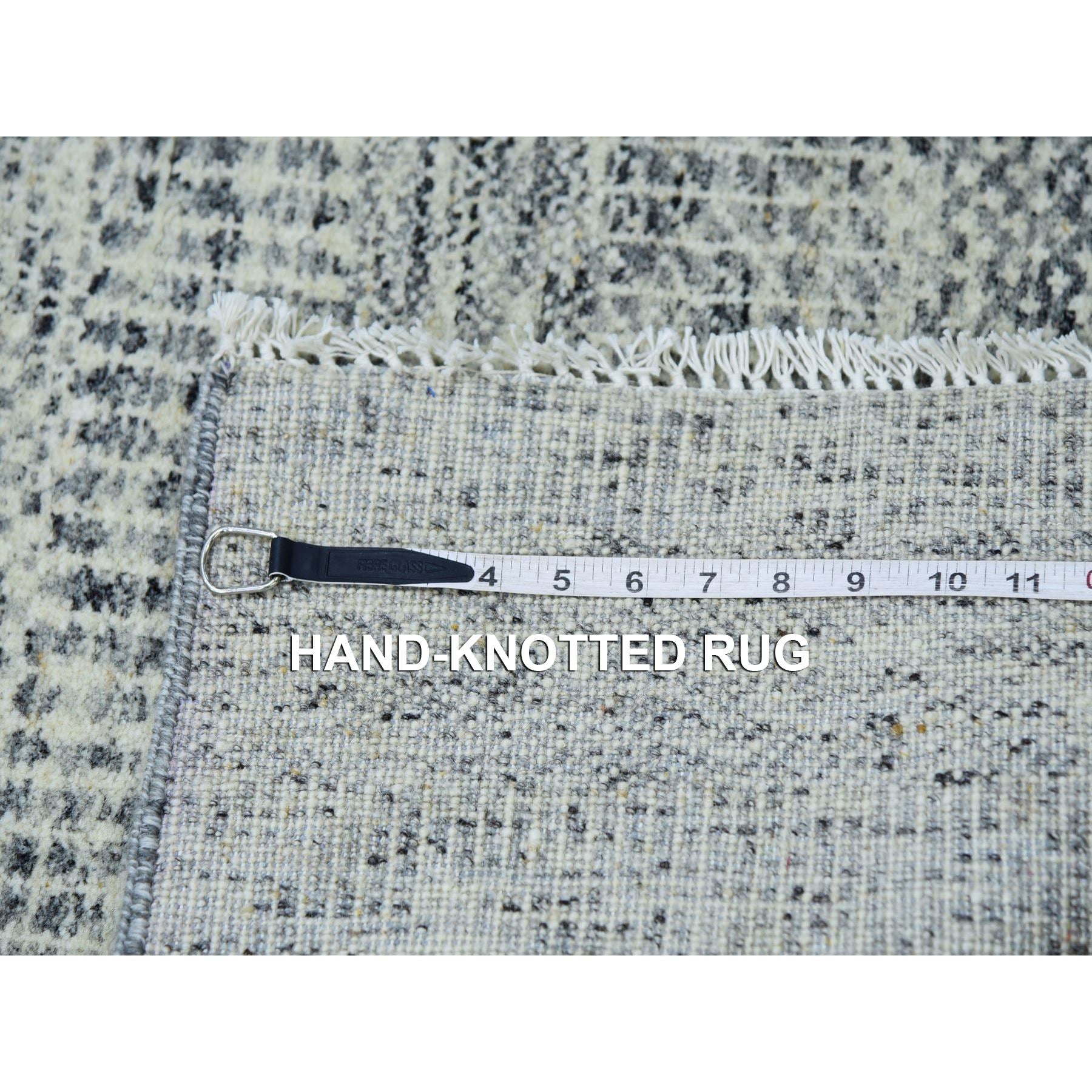 R79880%20007