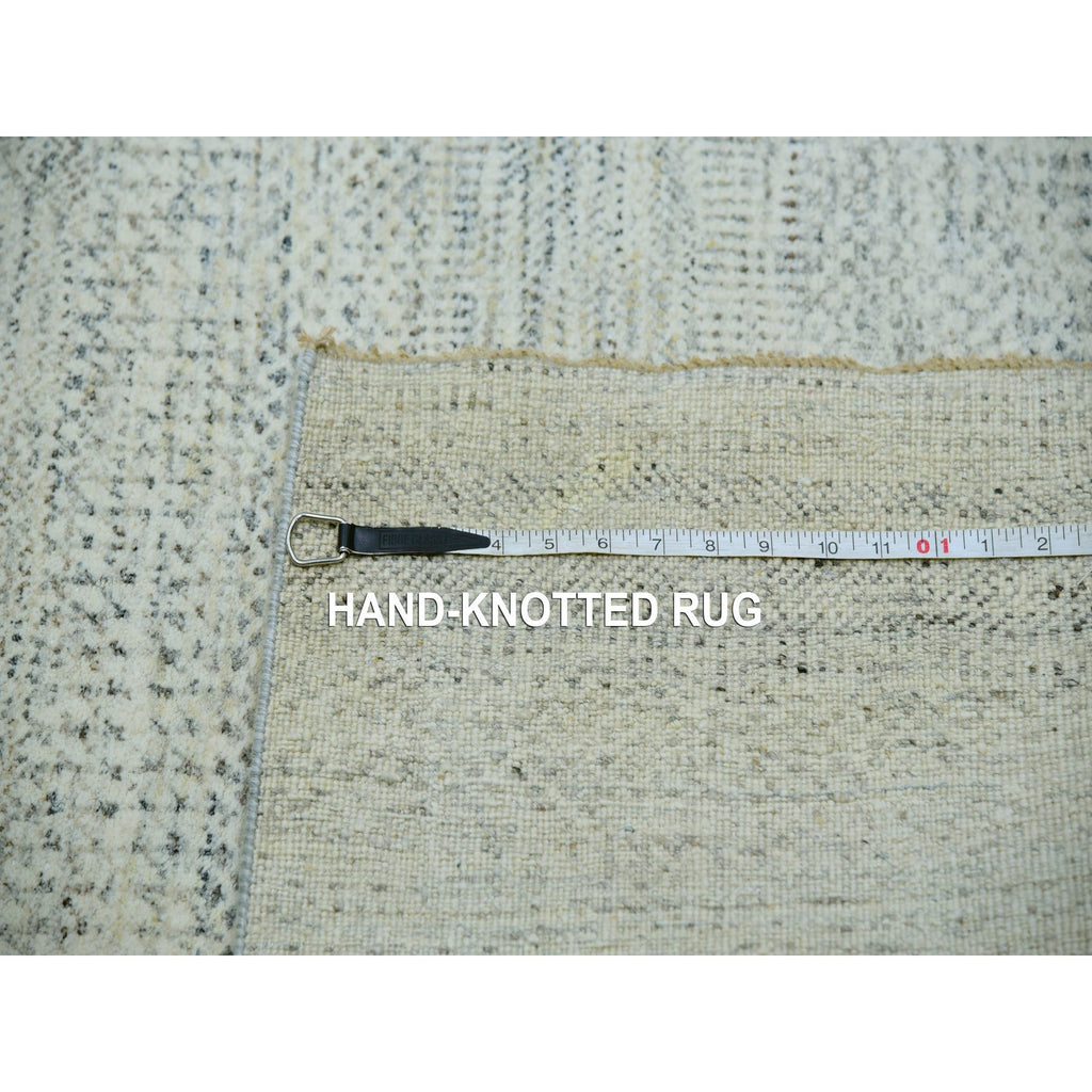 R79977%20012