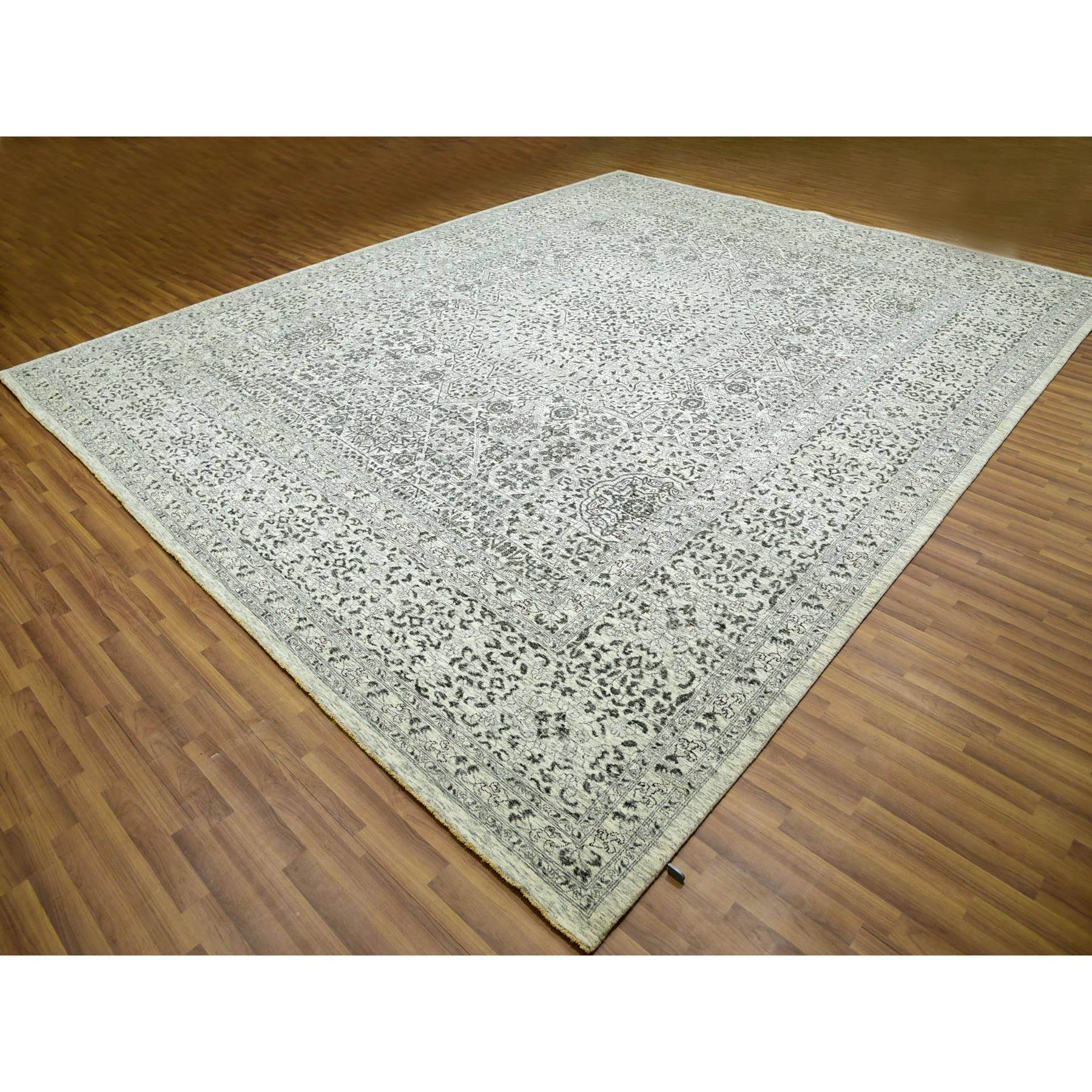 R79983%20004