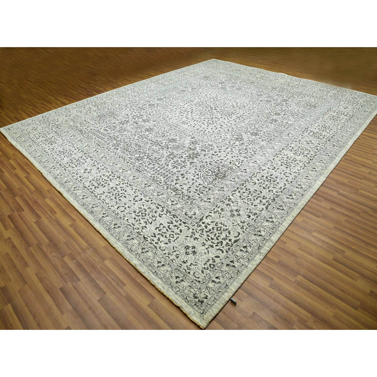 R79983%20004