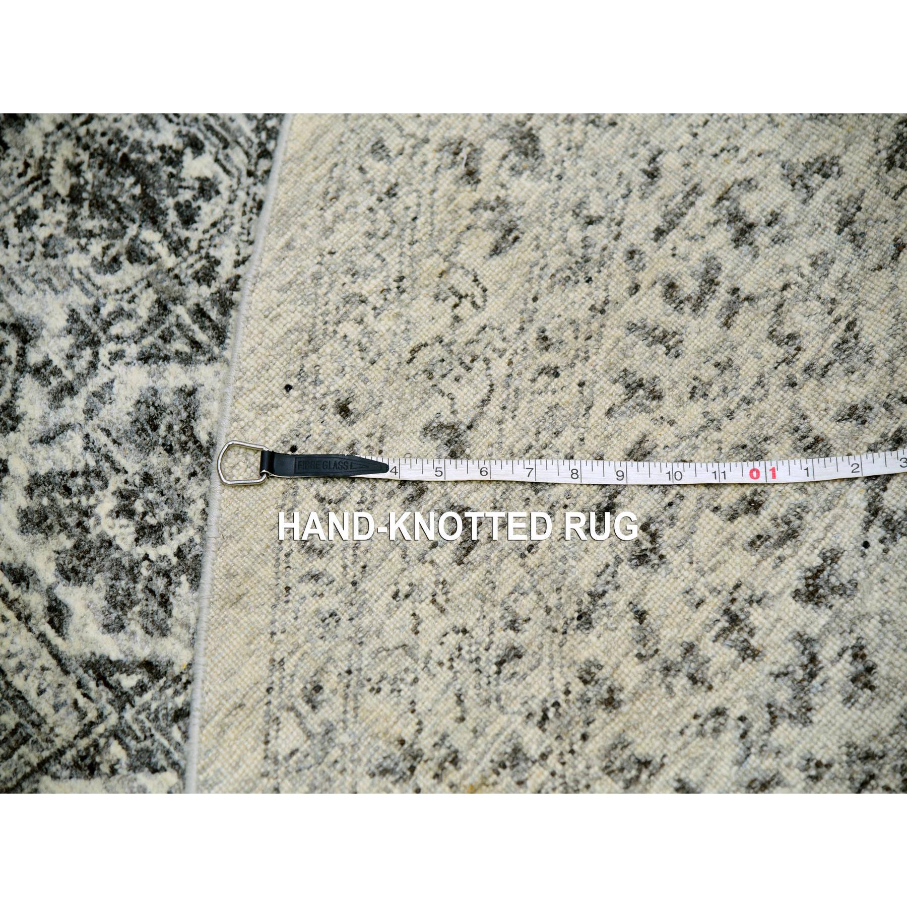 R79985%20012