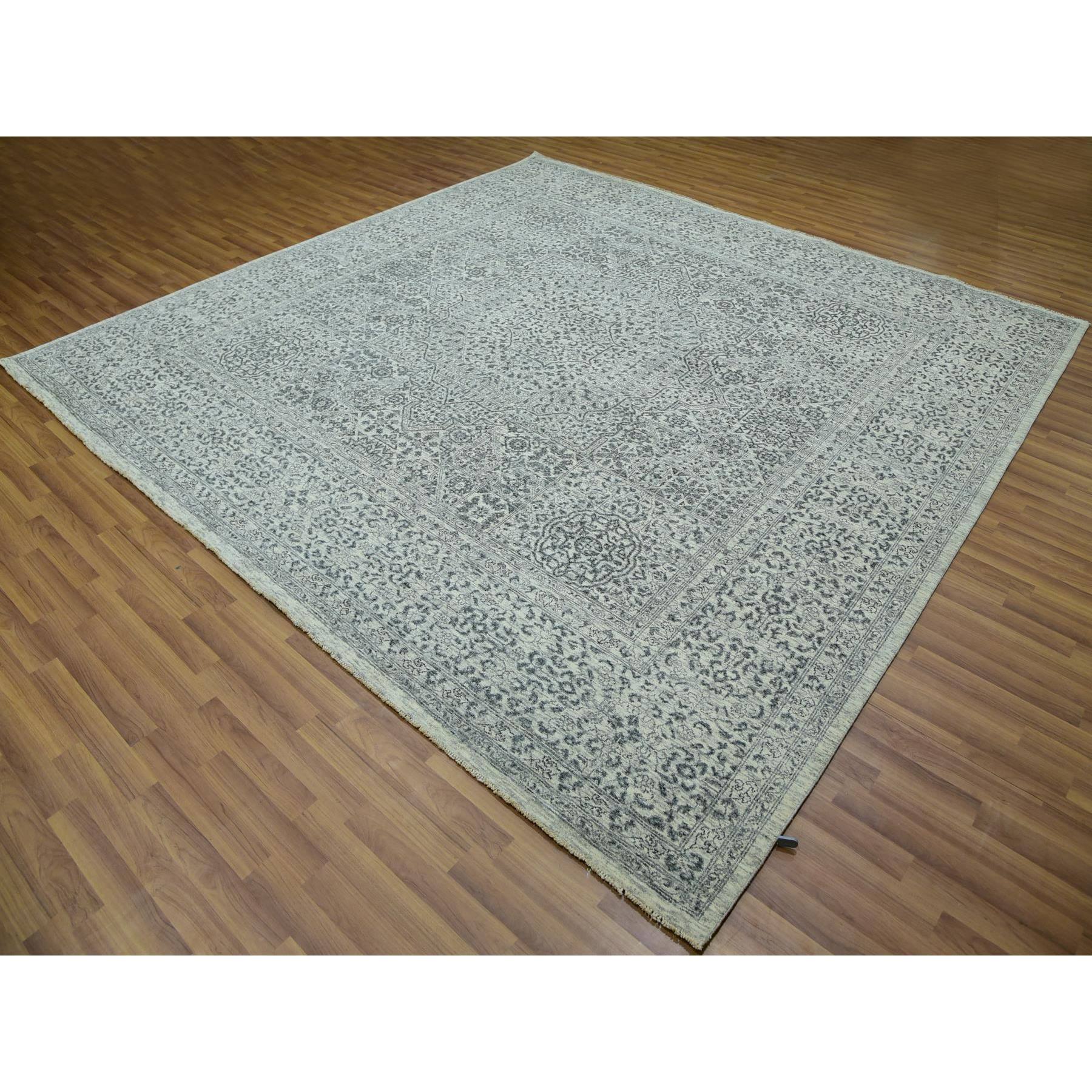 R79988%20004