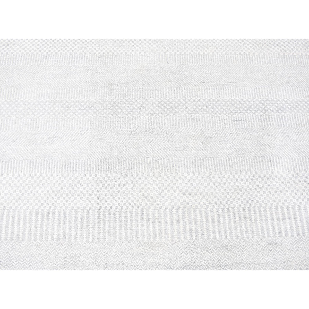 R80257%20003