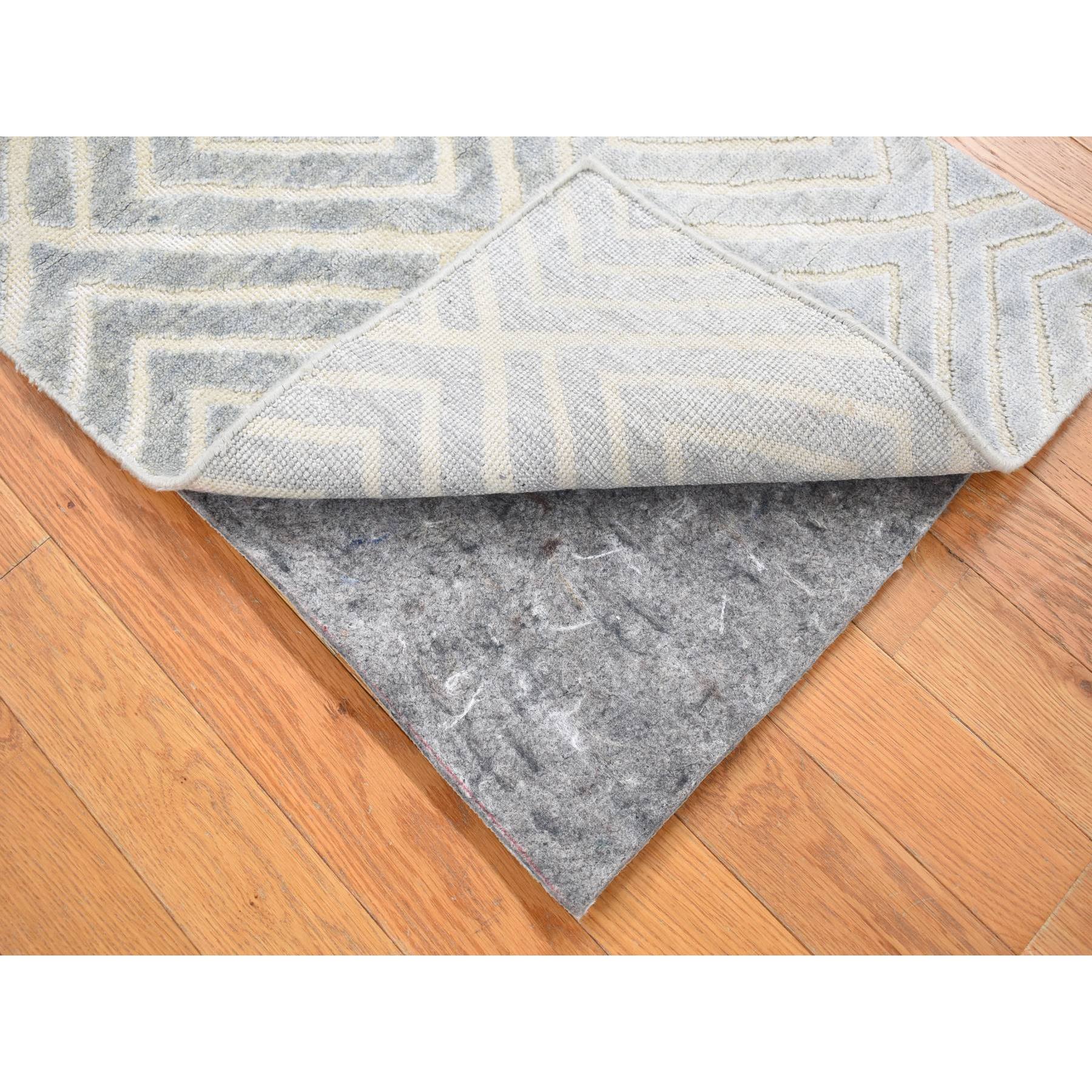 R80353%20003