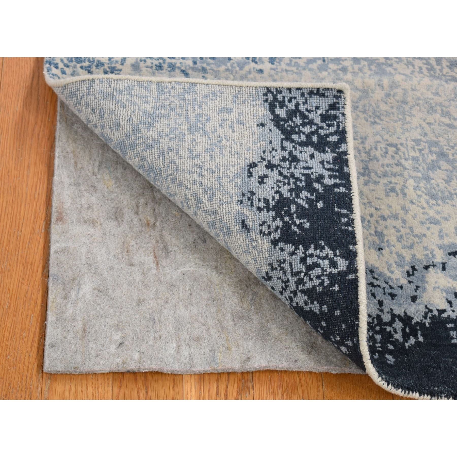 R80428%20003