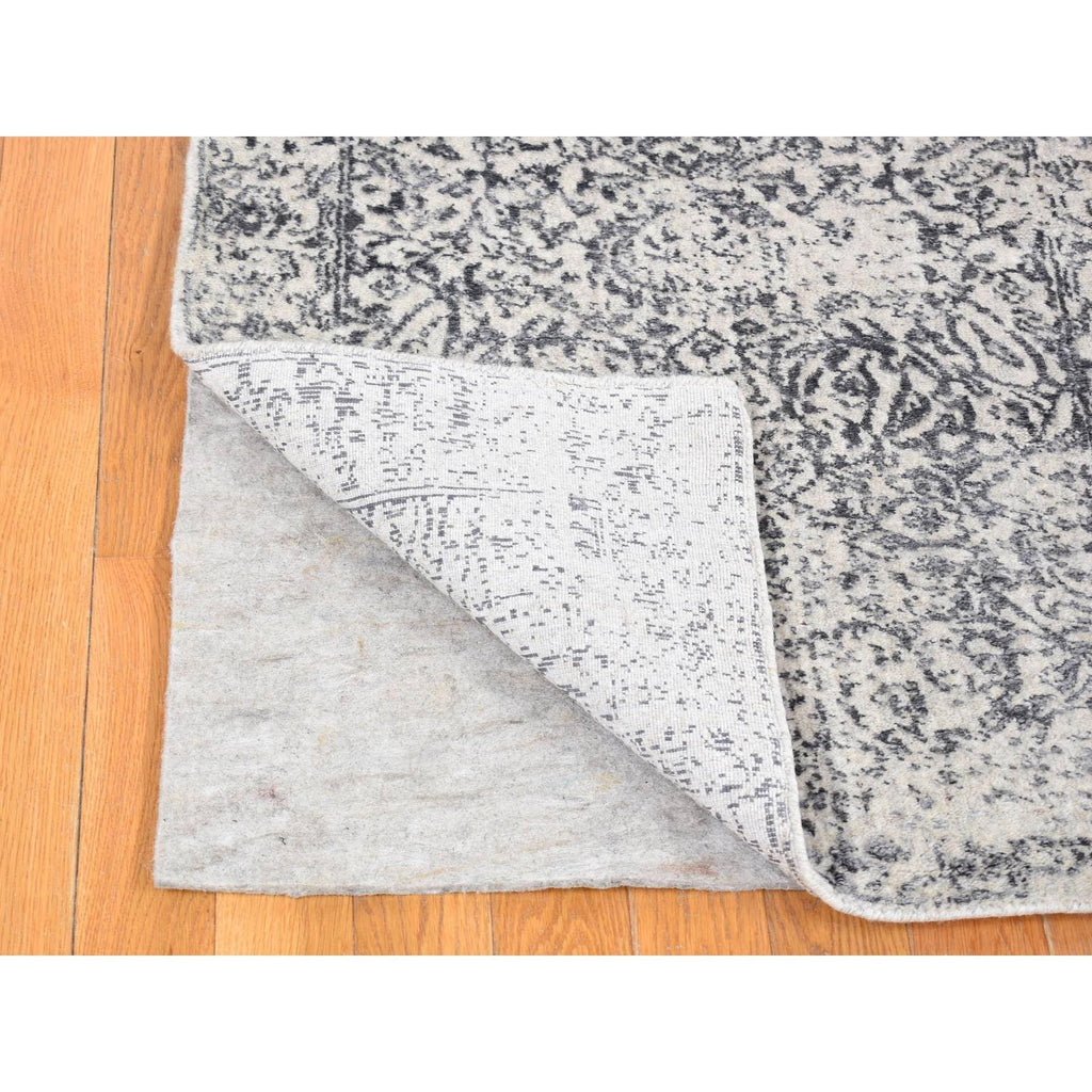 R80458%20003