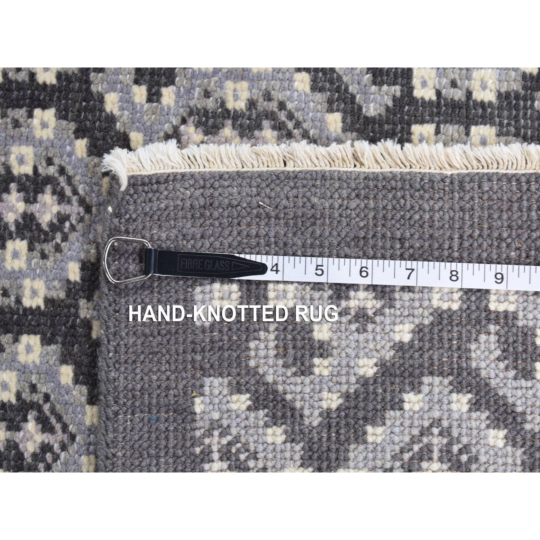R80525%20012