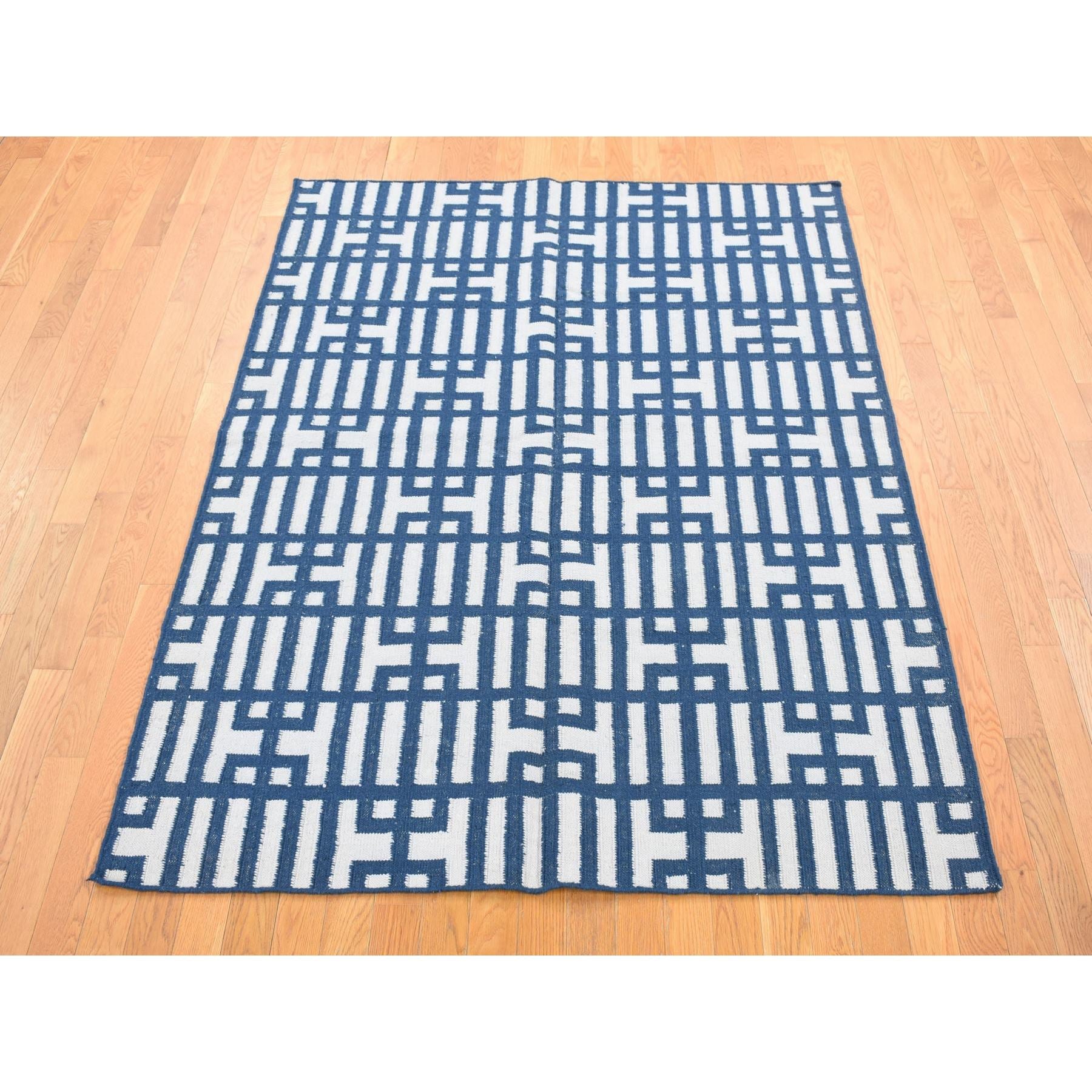 R80533%20003