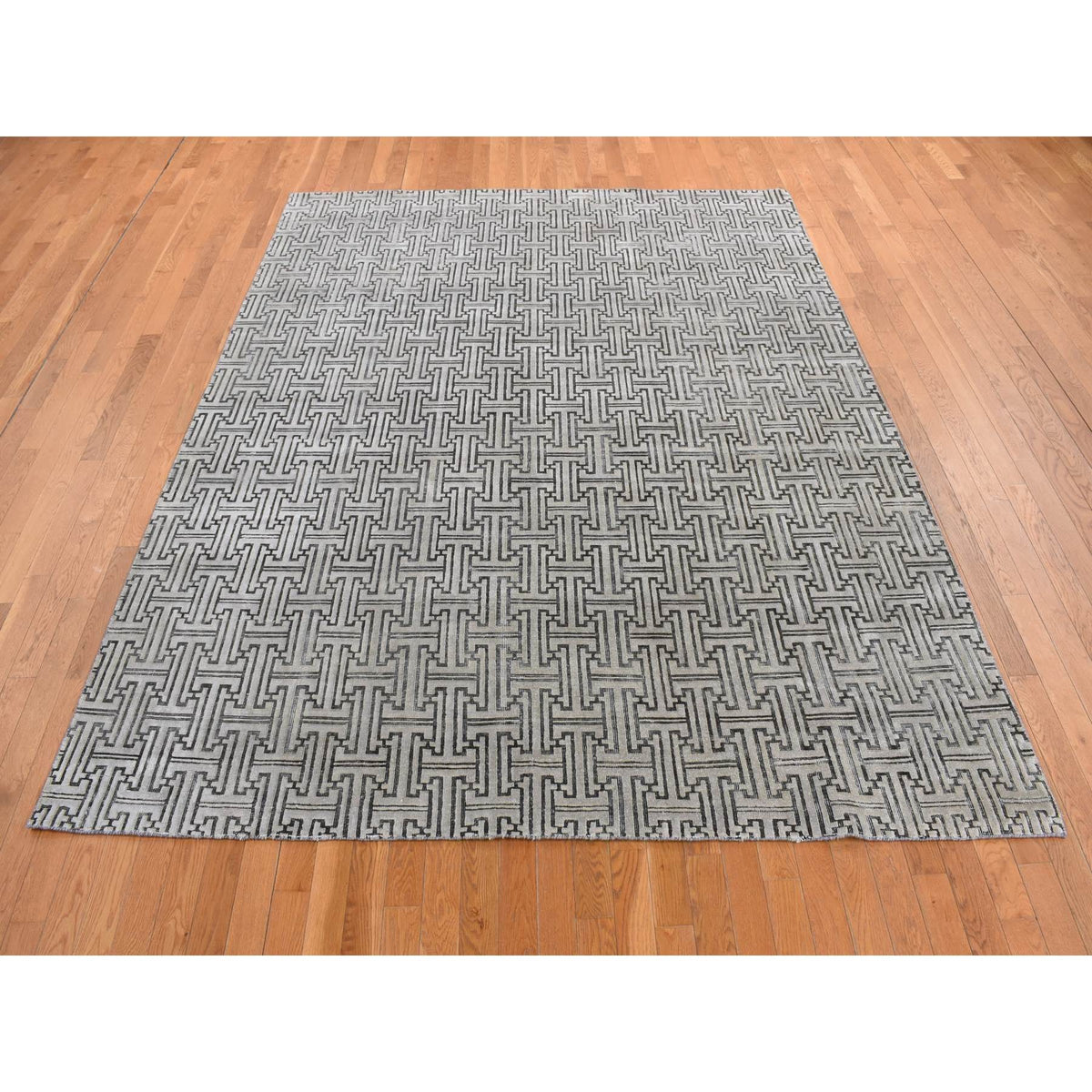R80832%20003