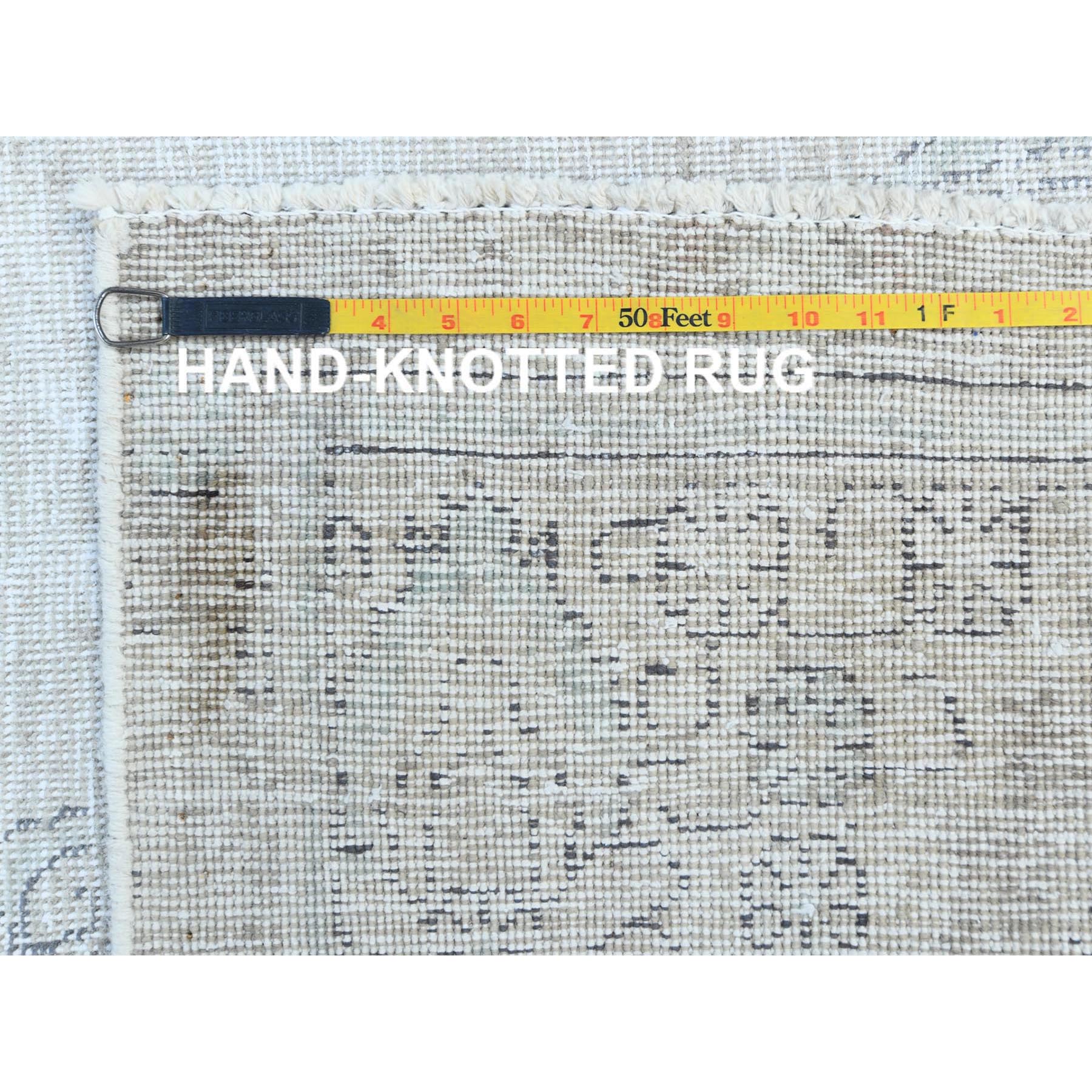 R81281%20012