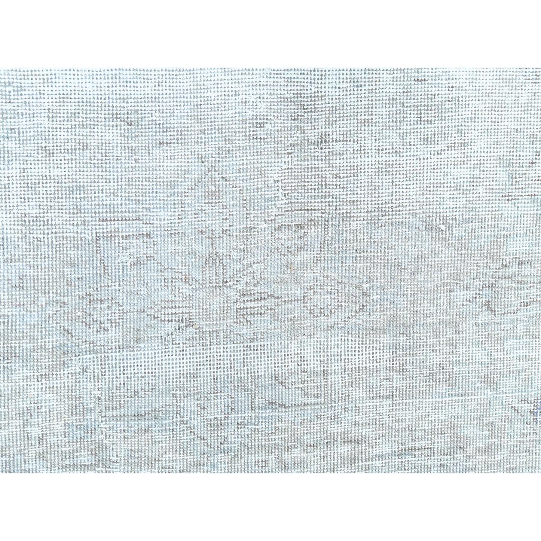 R82095%20009
