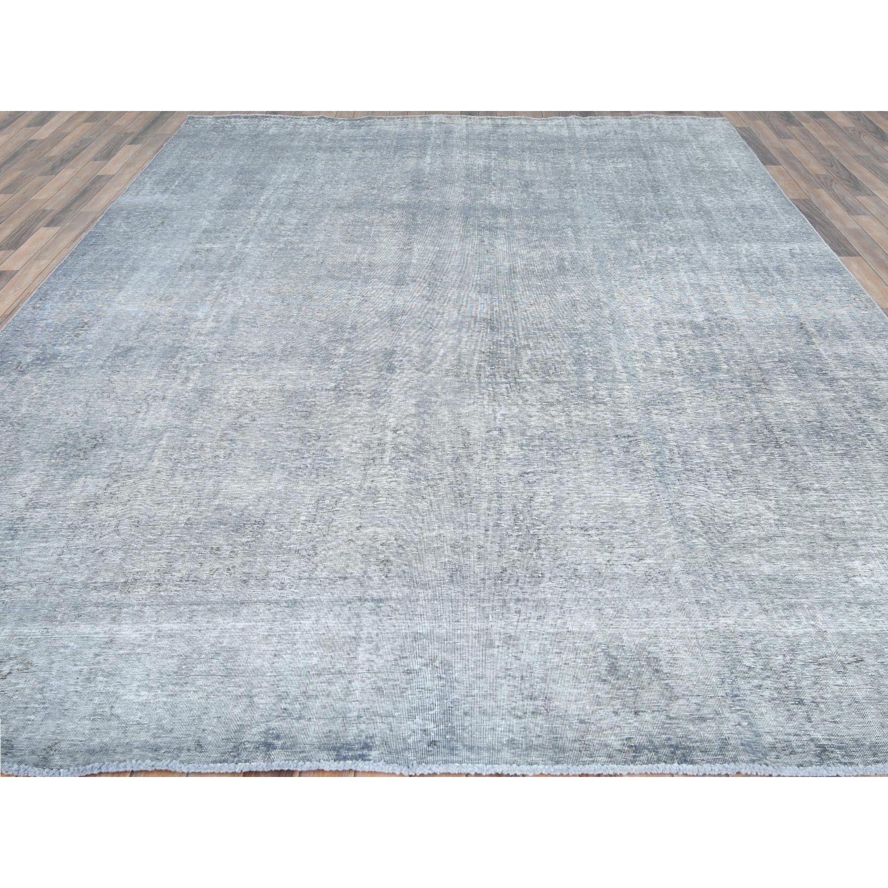 R82097%20003