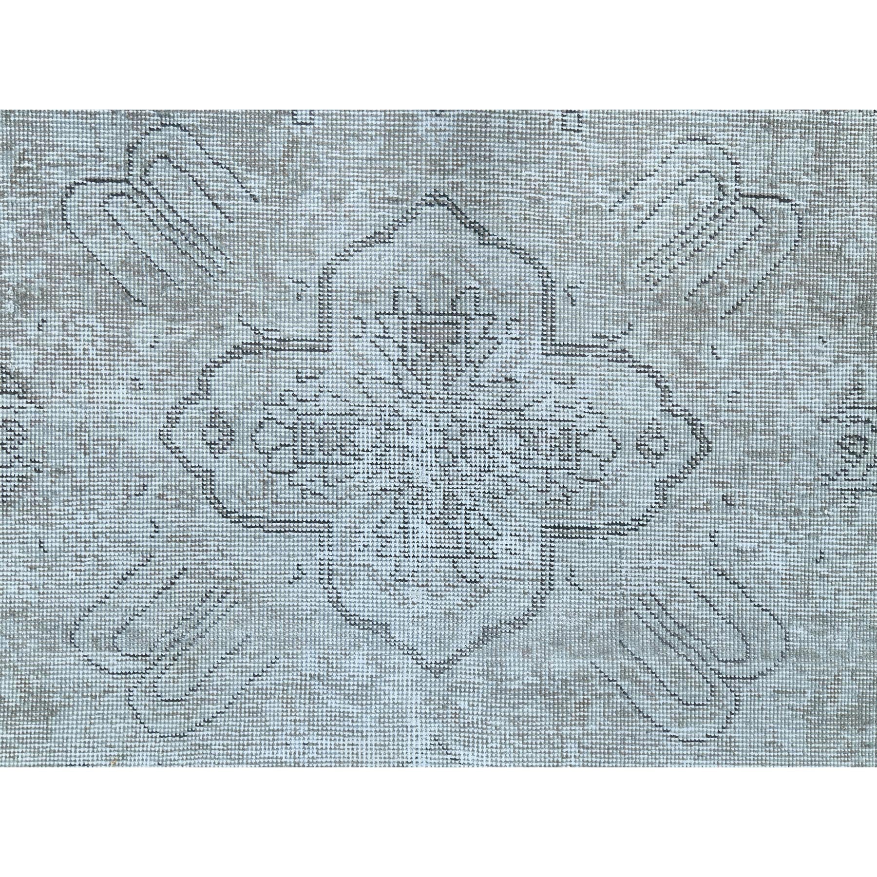 R82340%20009