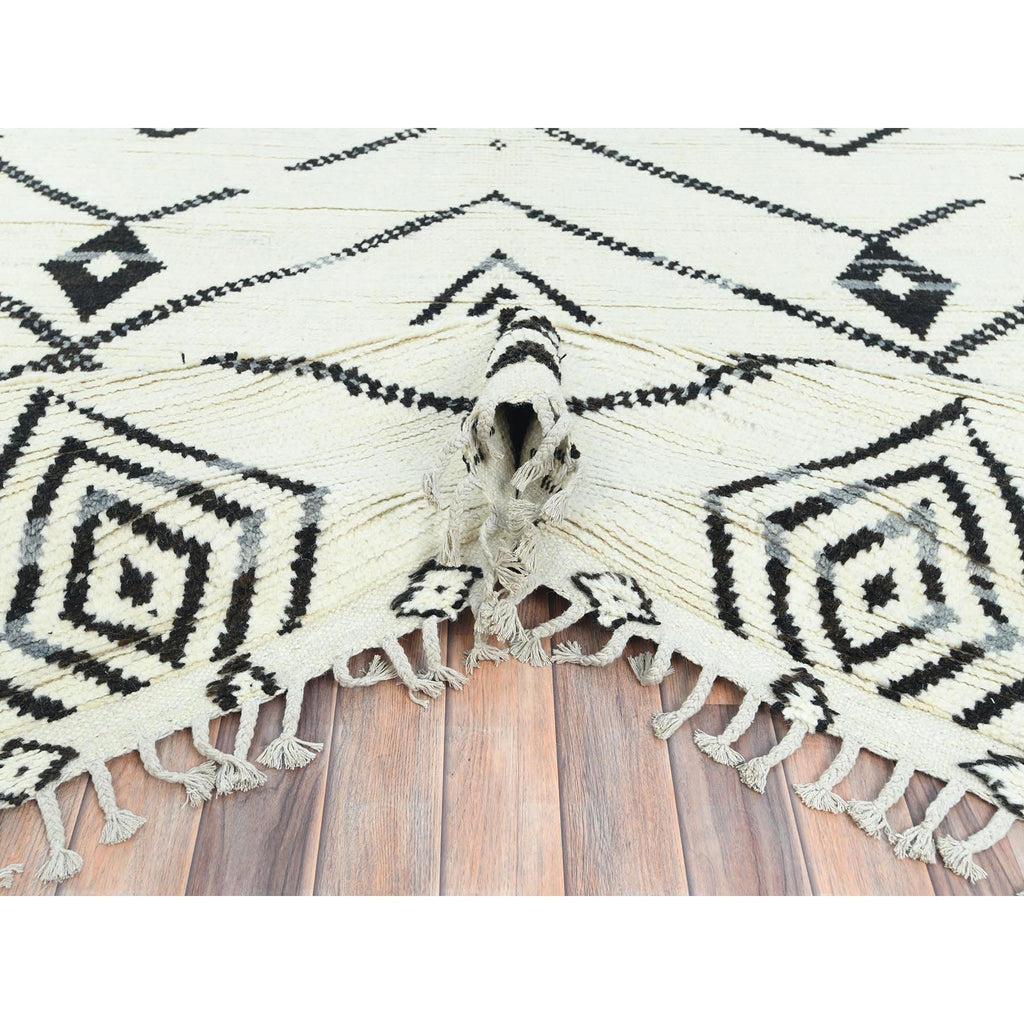 R82953%20006