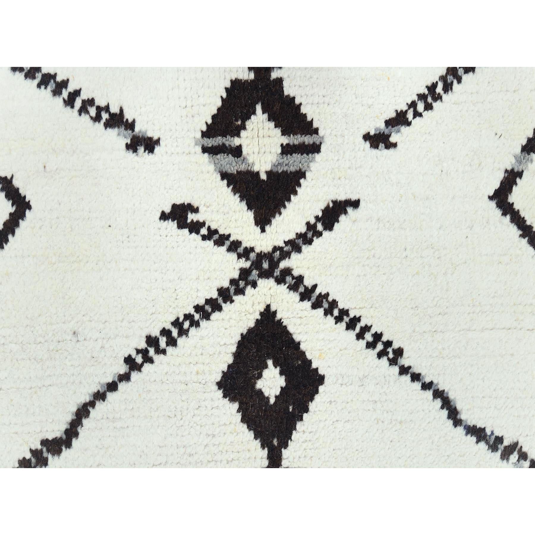R82953%20009