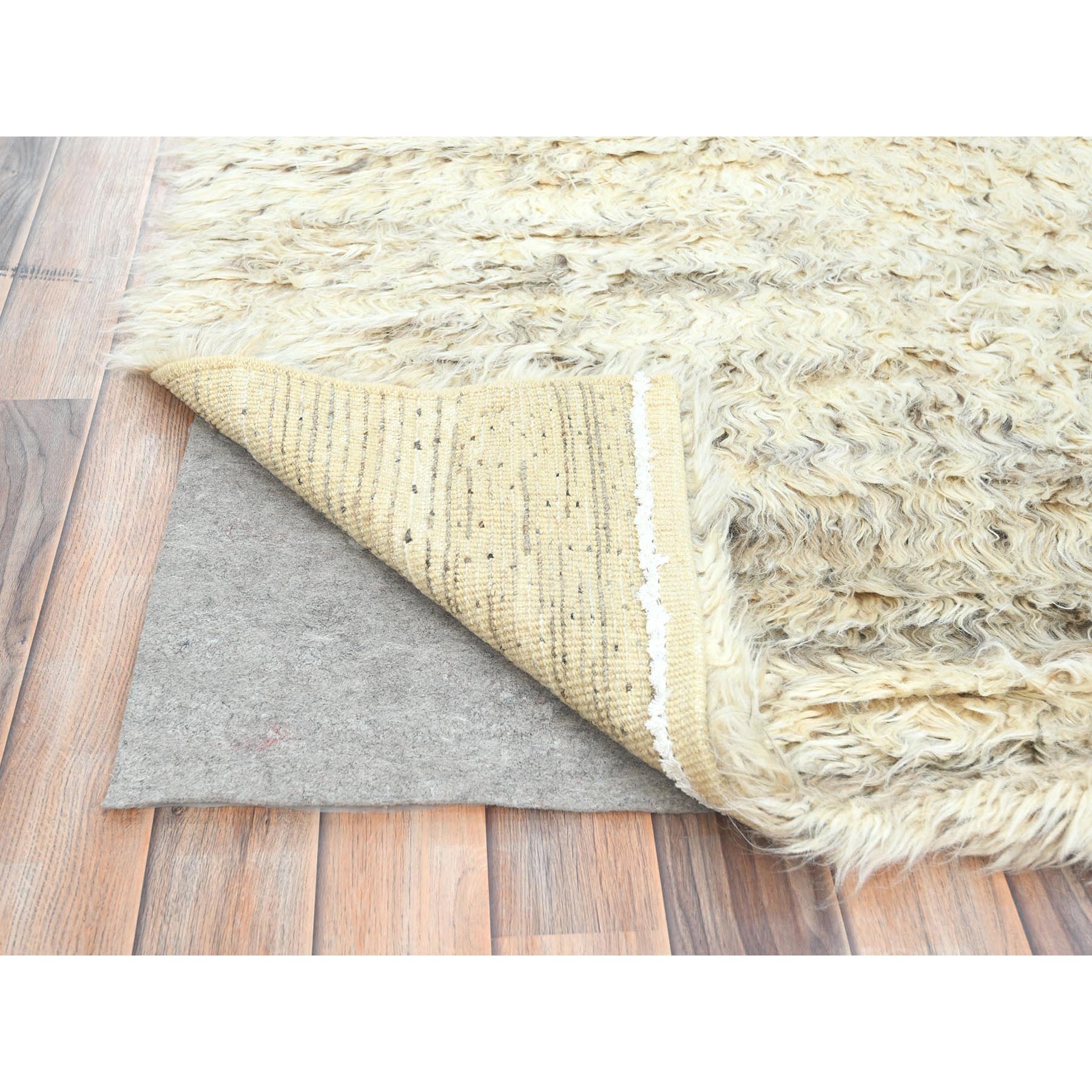 R82988%20005
