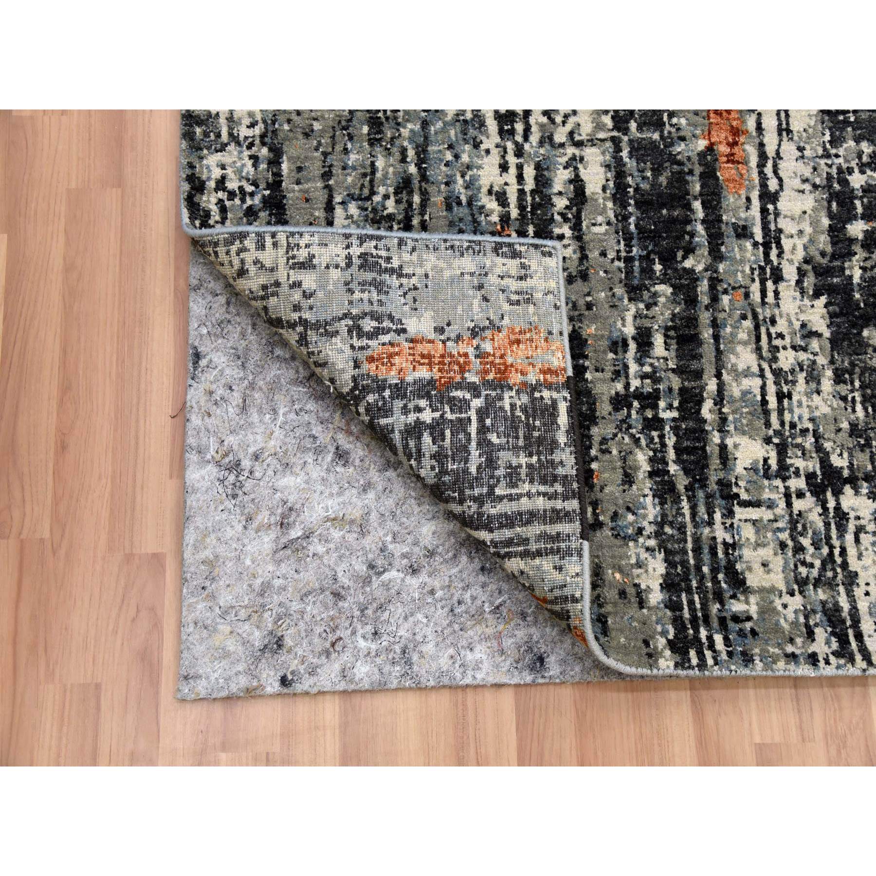 R83068%20005