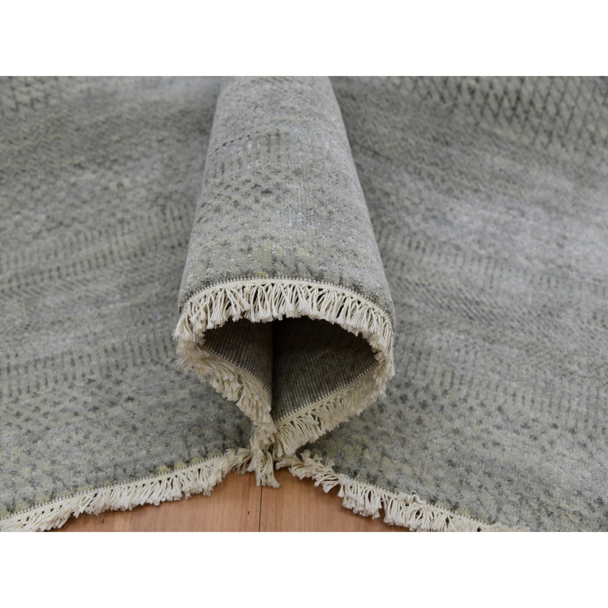 R83102%20006