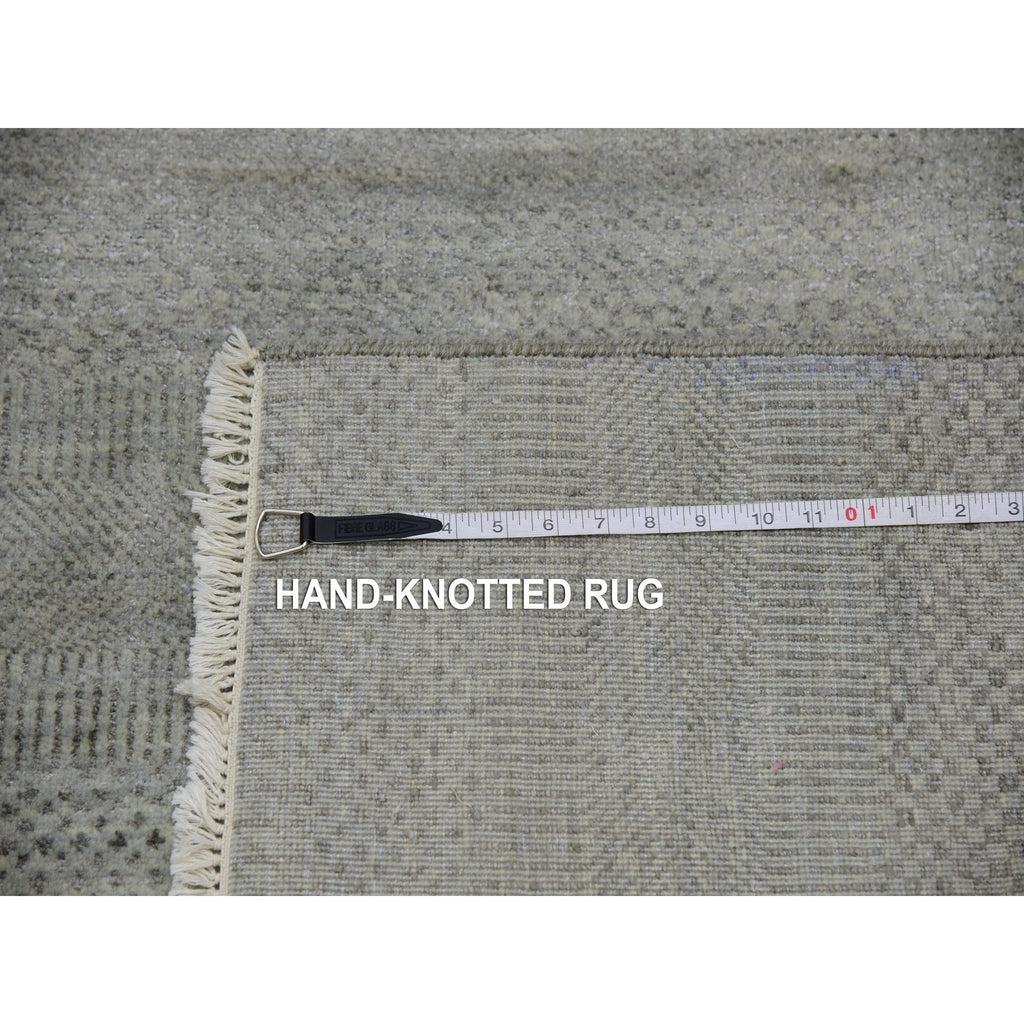 R83102%20012