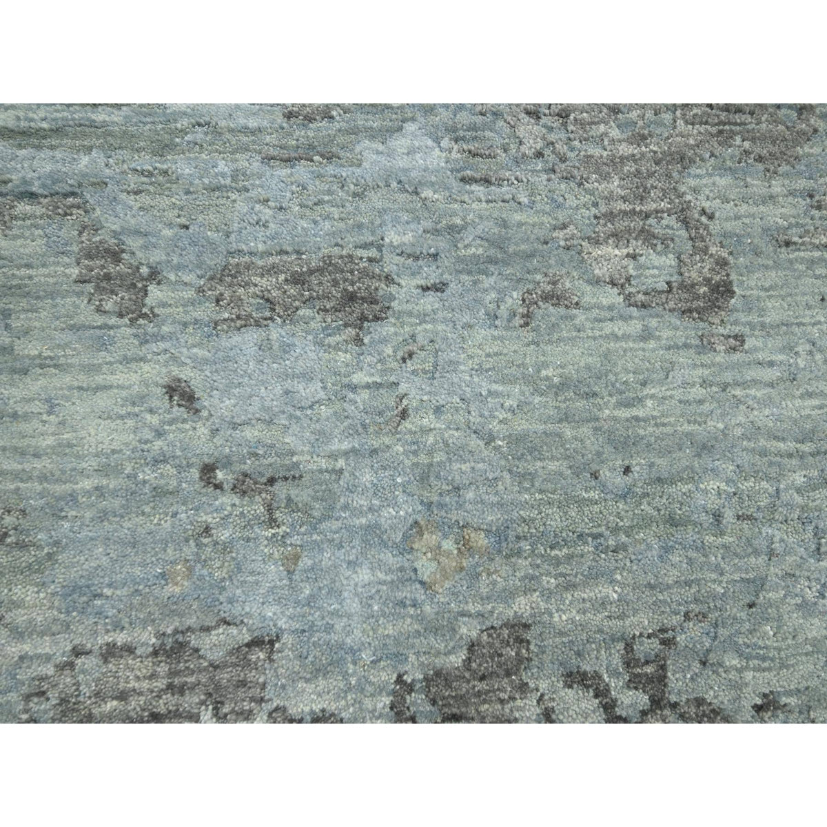 R83147%20009