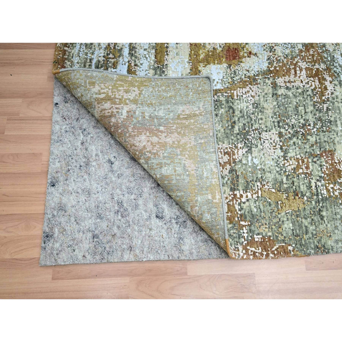 R83257%20005