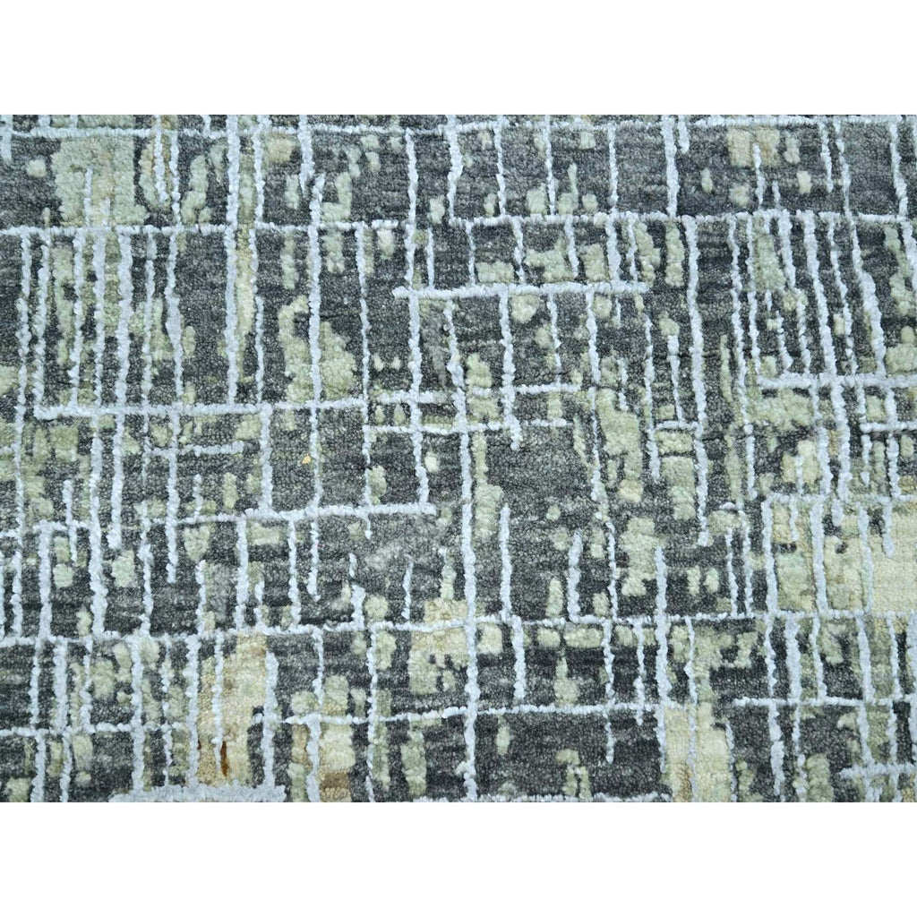 R83258%20009