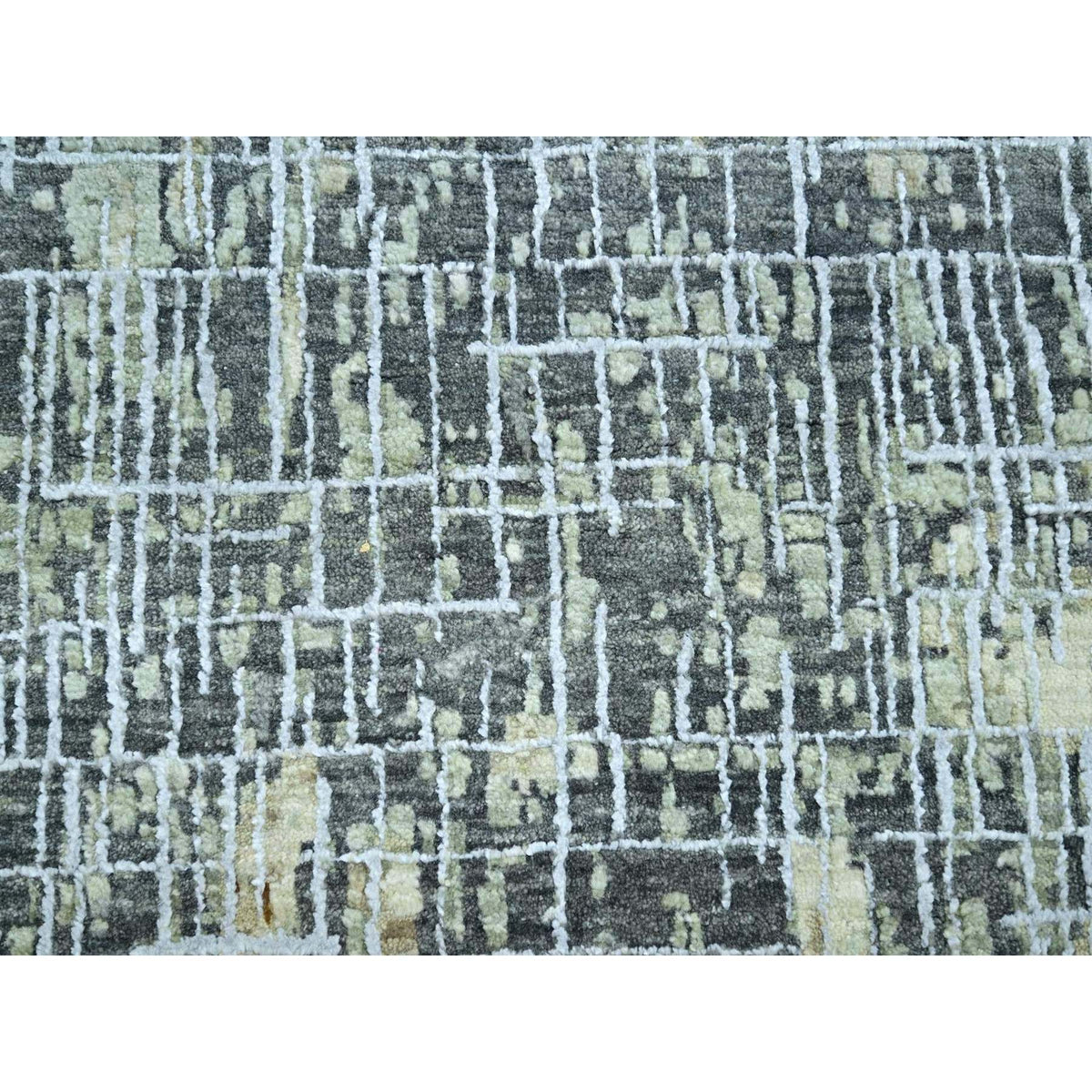 R83258%20009