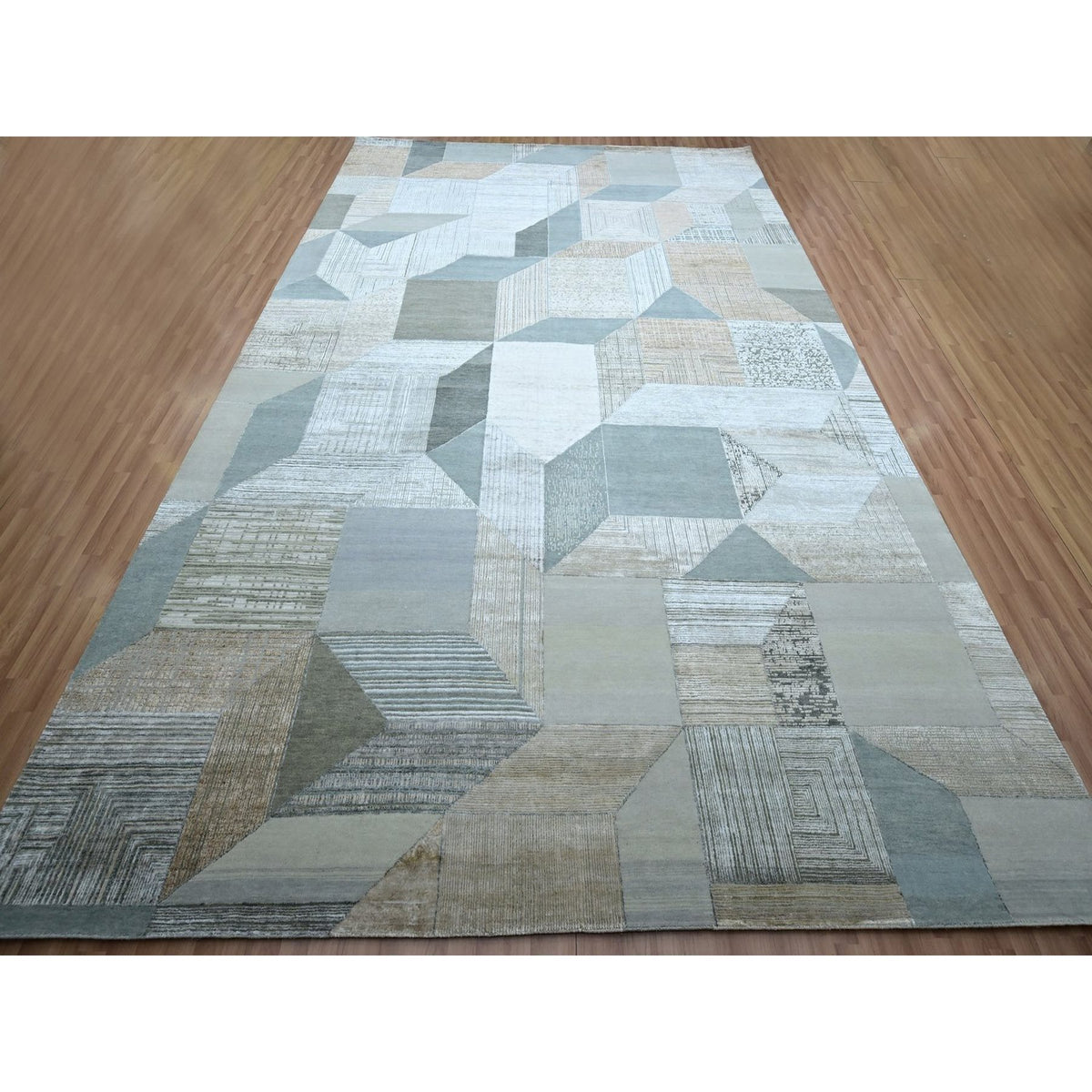 R83275%20003