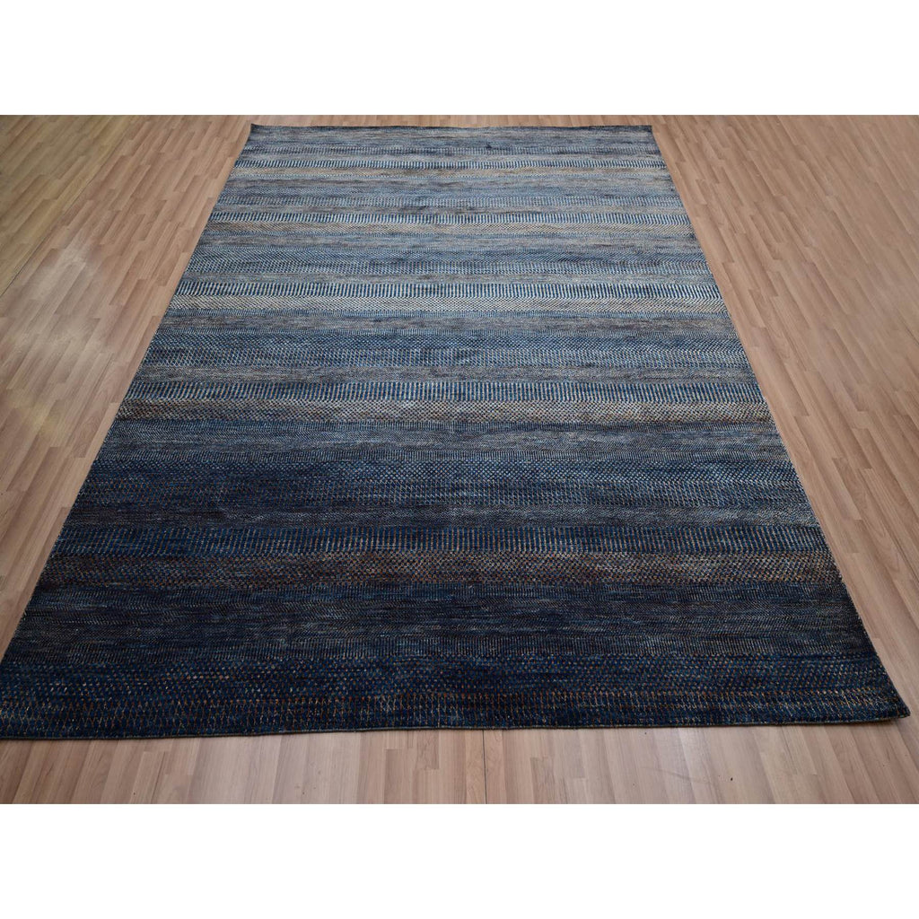 R83302%20003