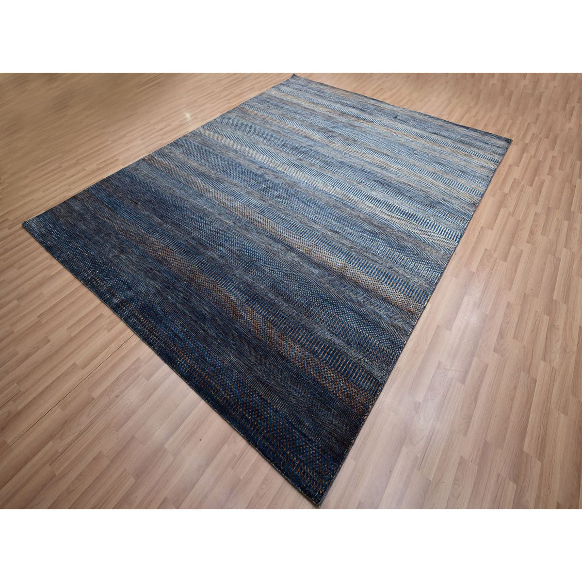 R83302%20004