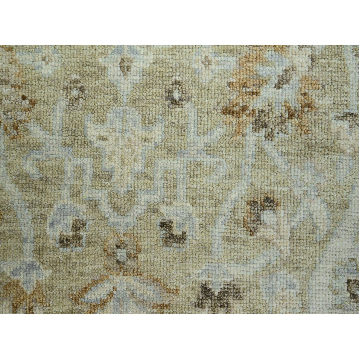R83304%20009