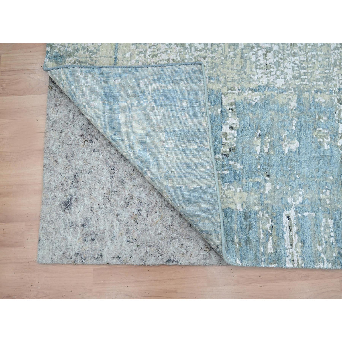 R83327%20004