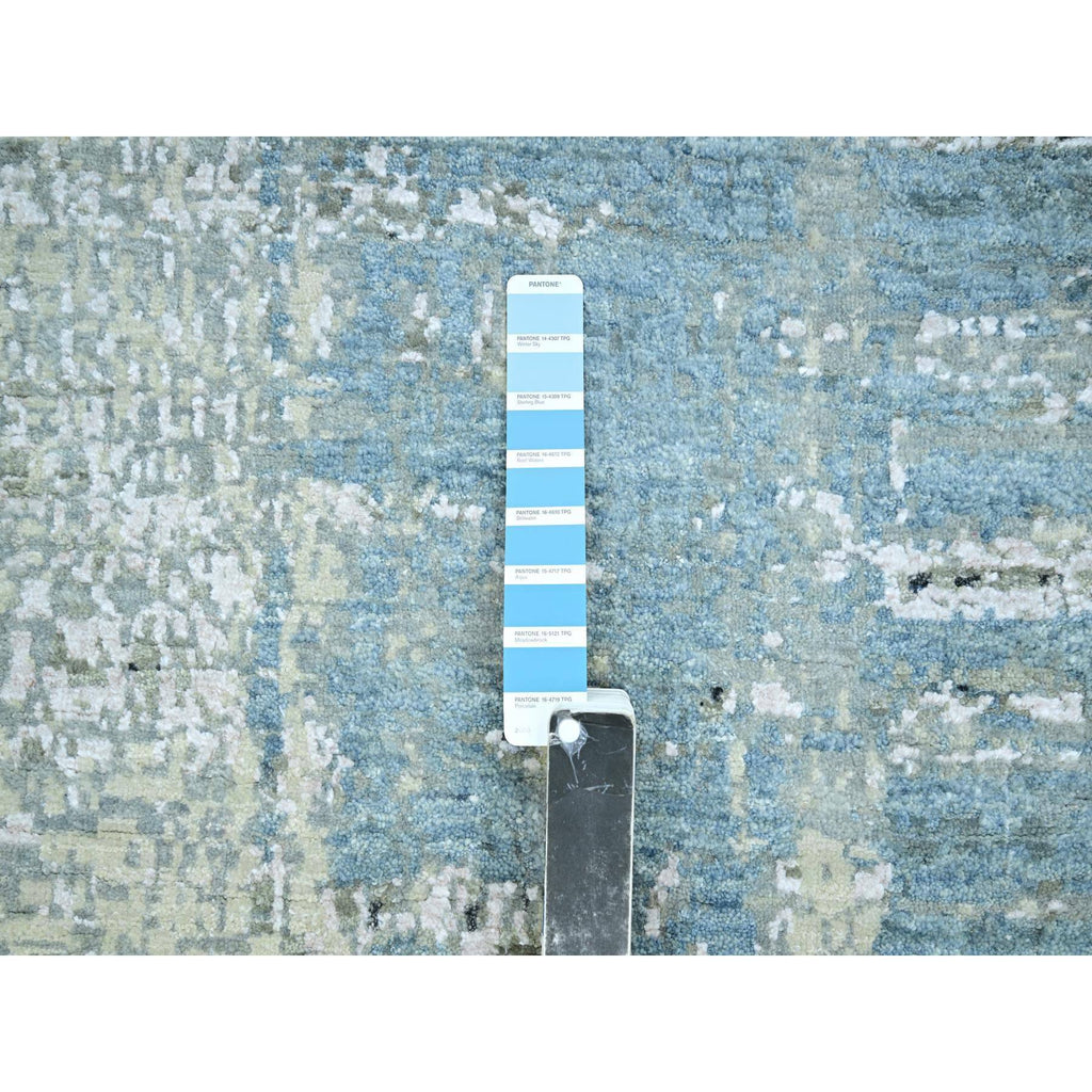 R83327%20005