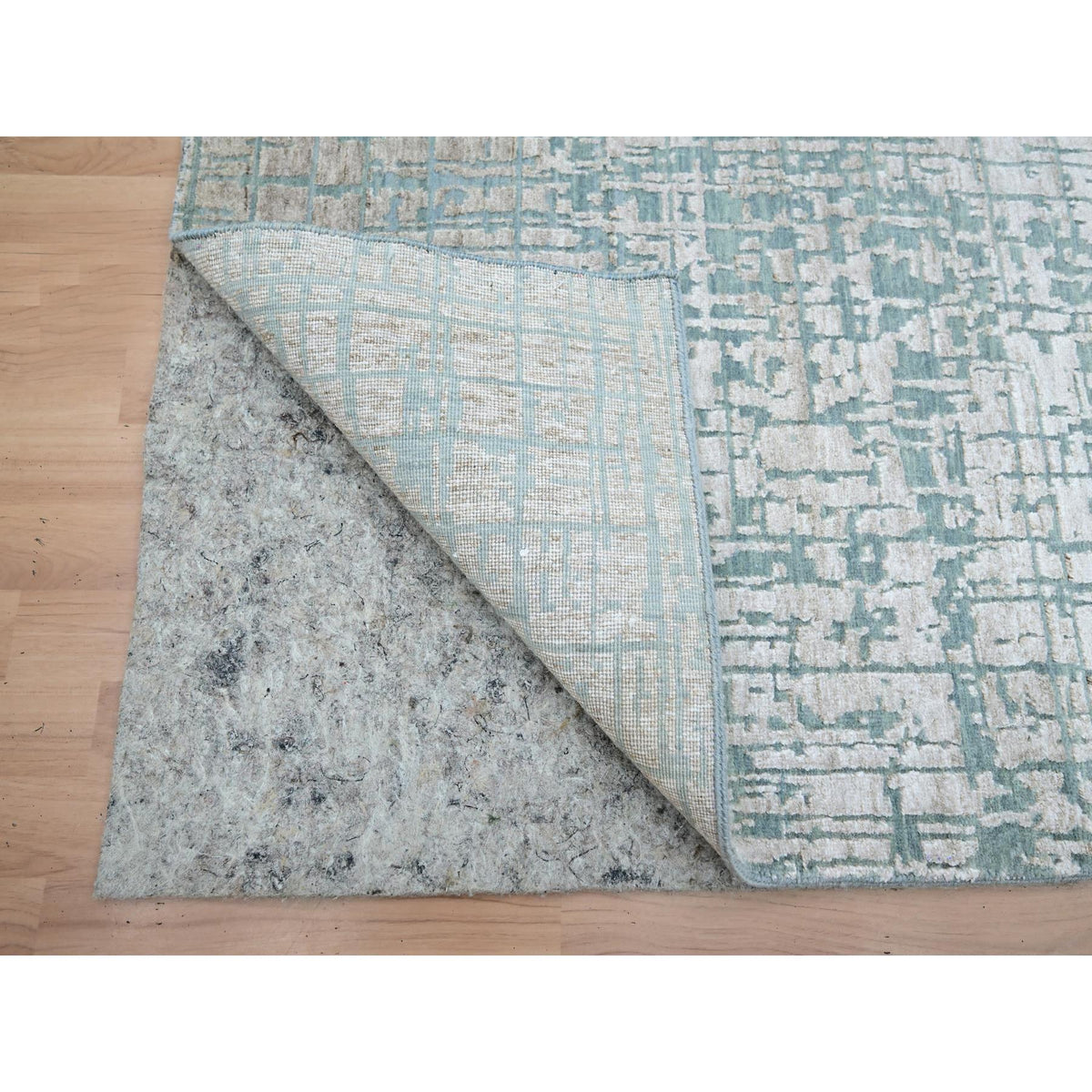 R83342%20004