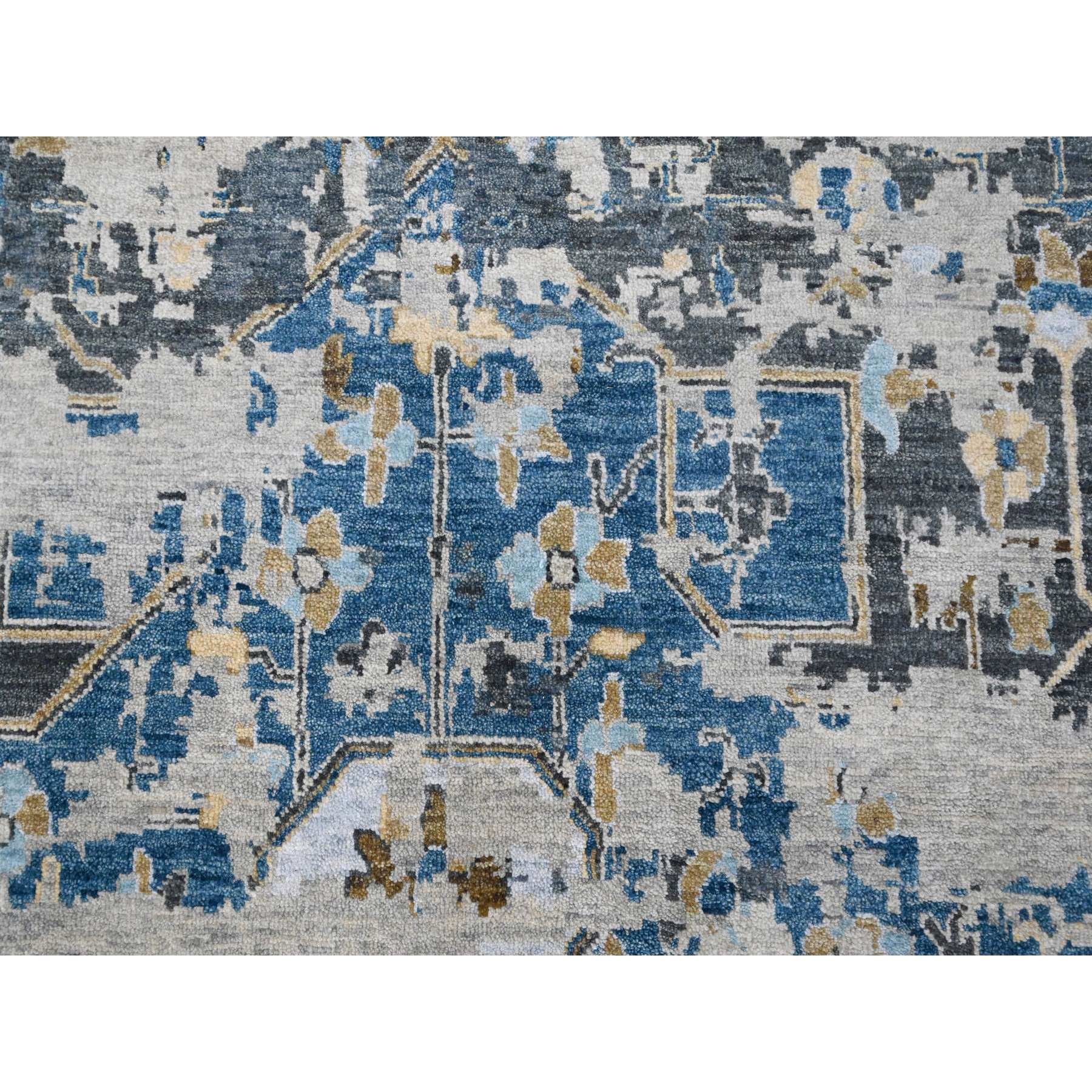 R84128%20009