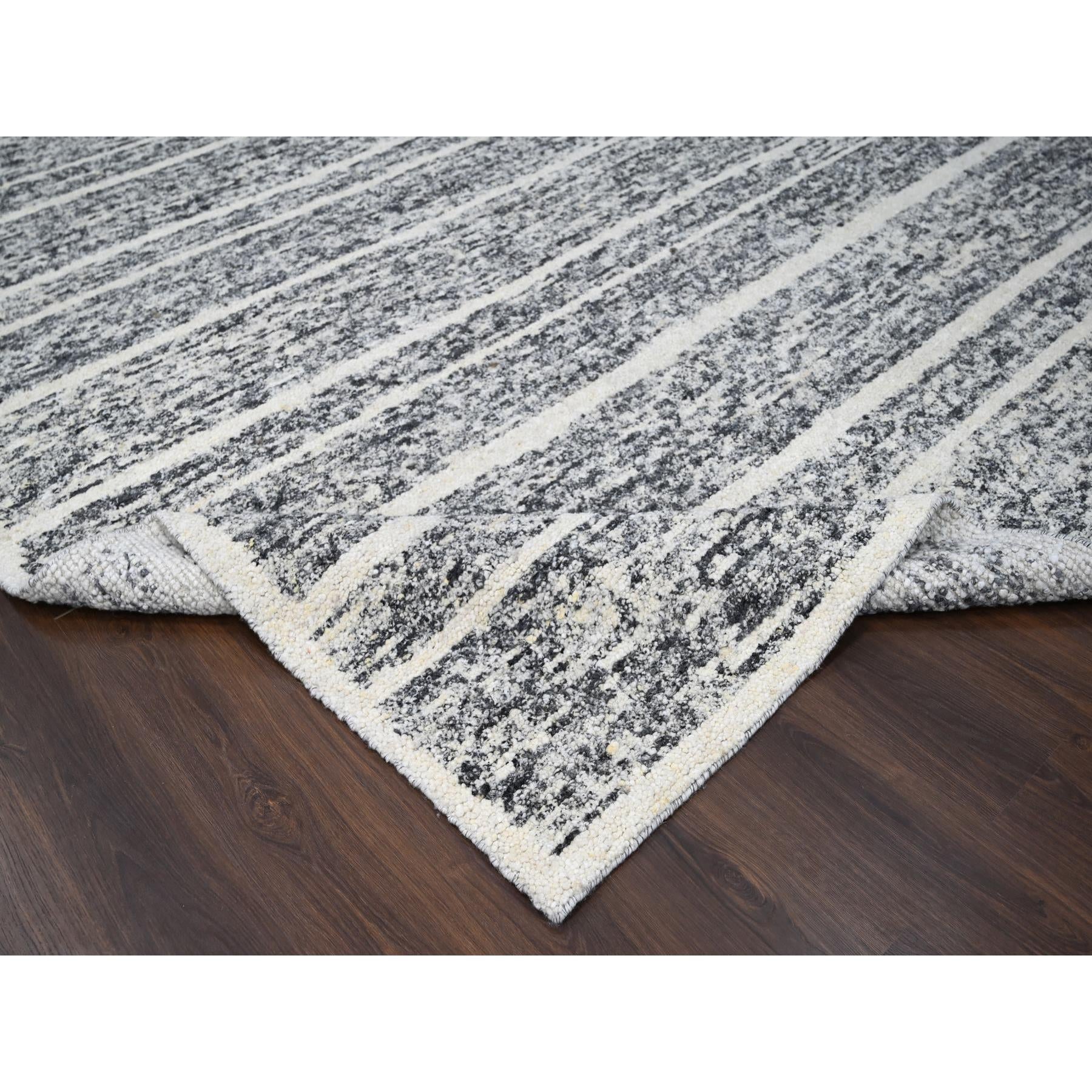 R84183%20007