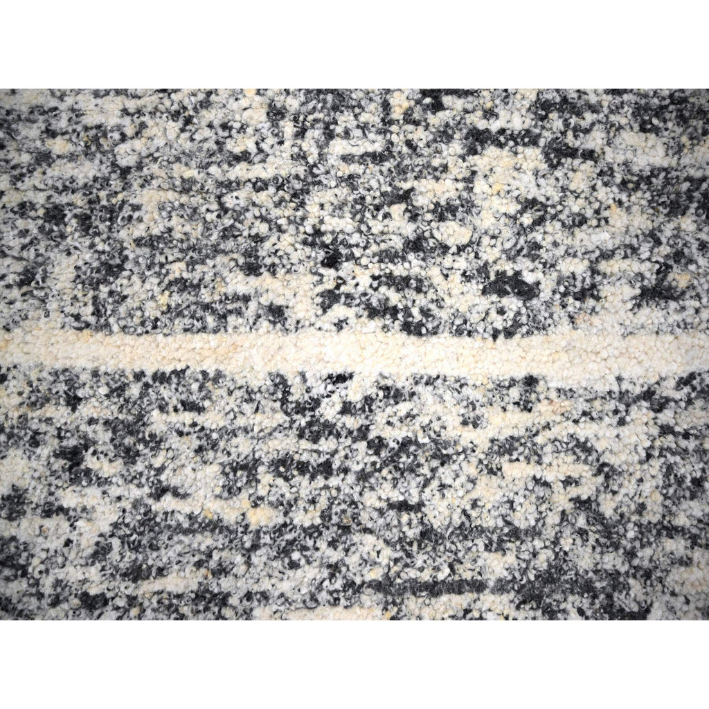 R84185%20009