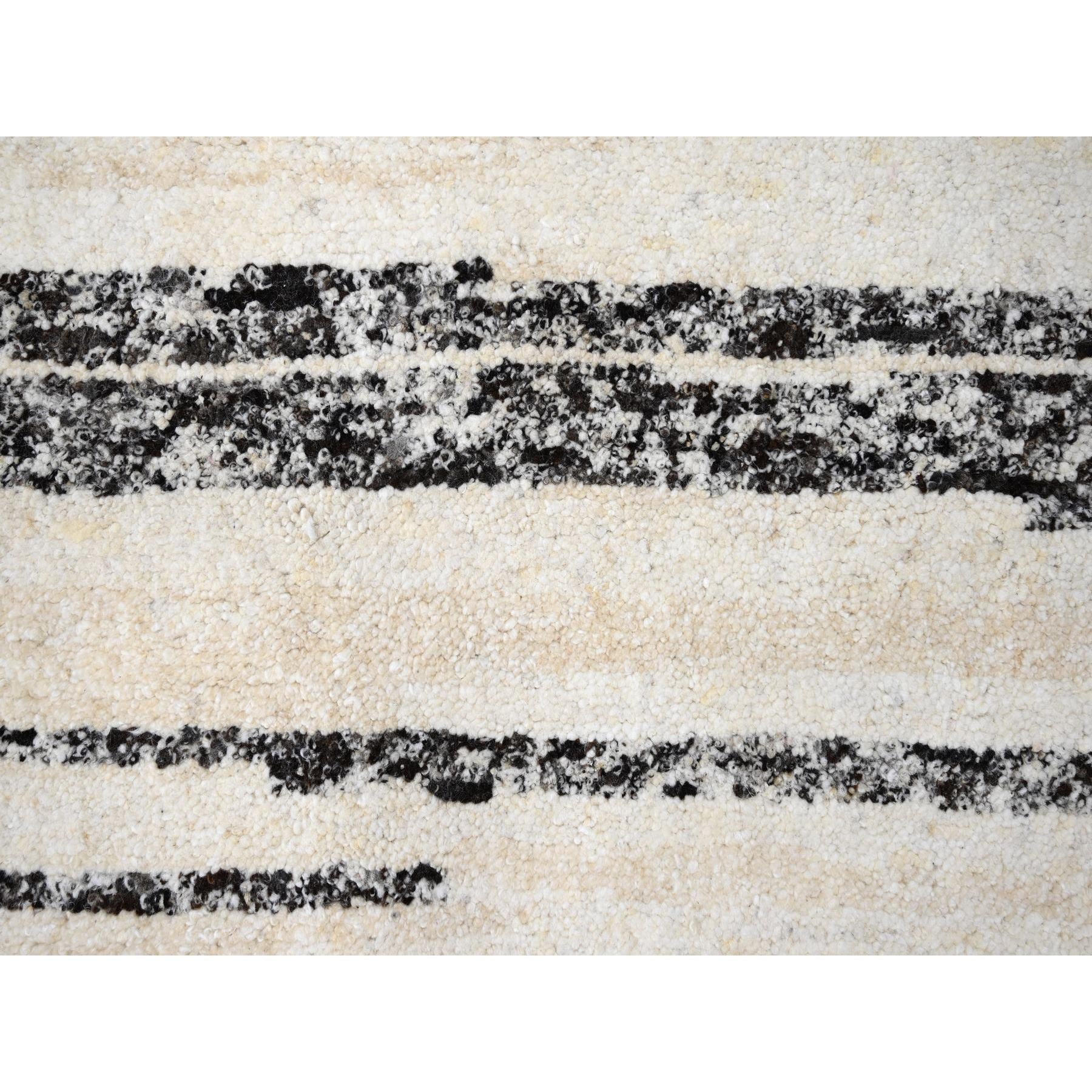 R84215%20005