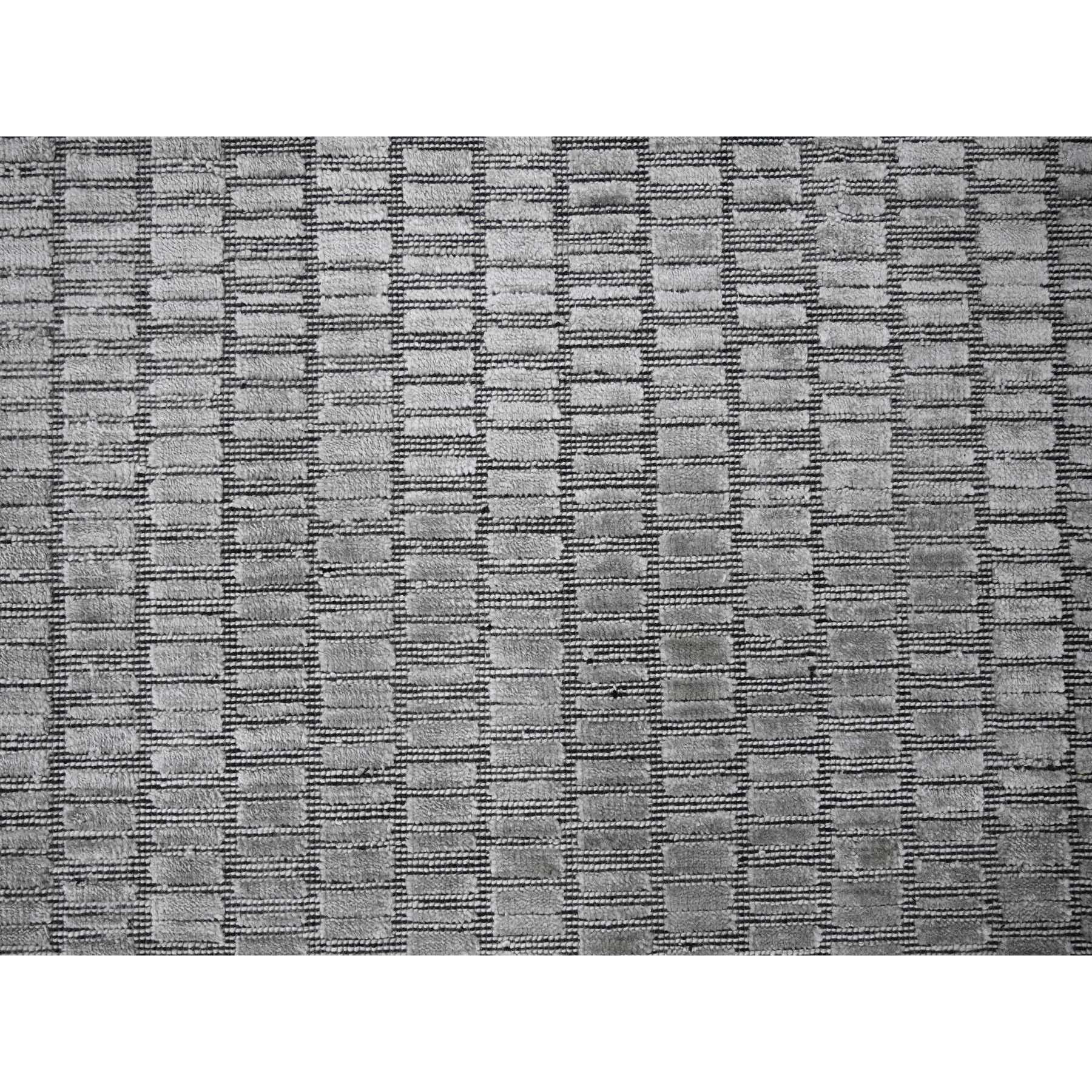 R84307%20009