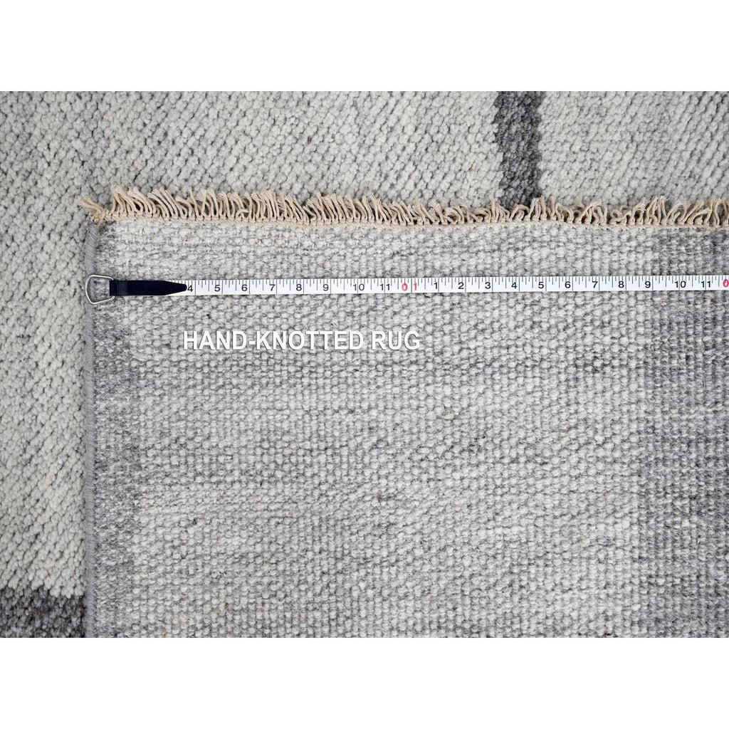 R84332%20012