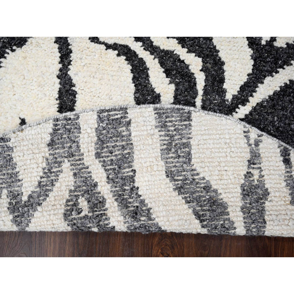 R84435%20003